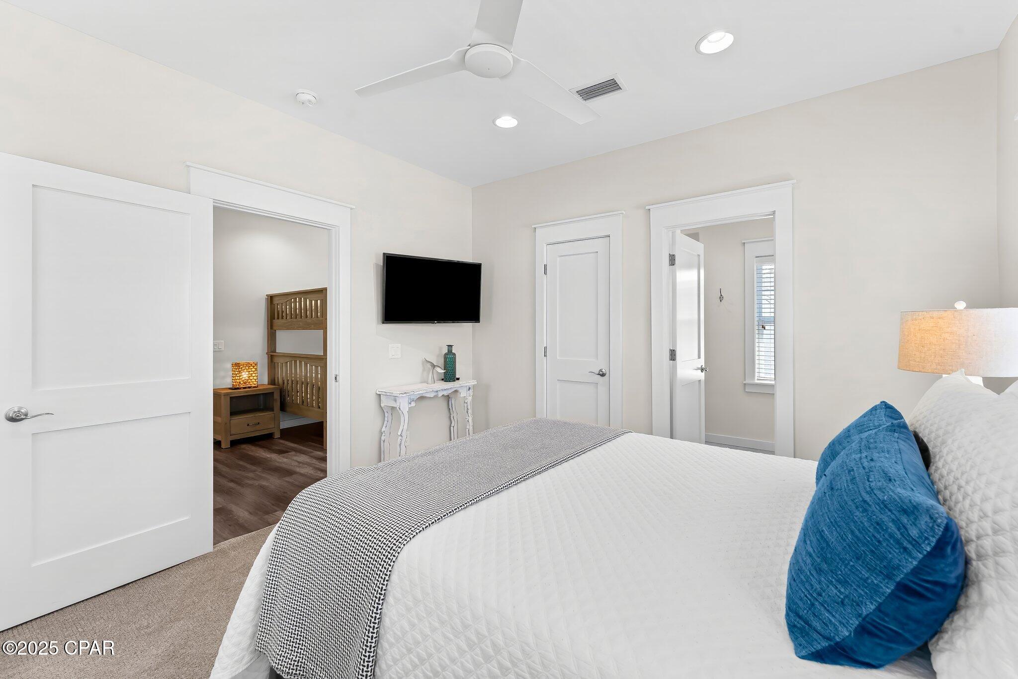 Image 30 For 217 Sands Street Street