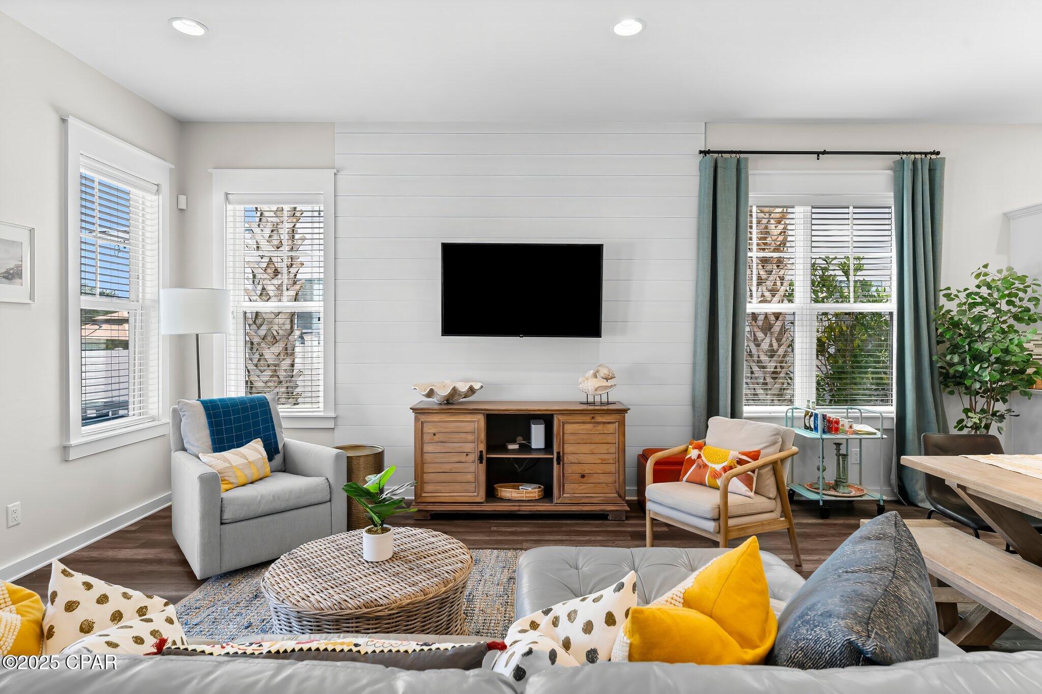 Image 6 For 217 Sands Street Street