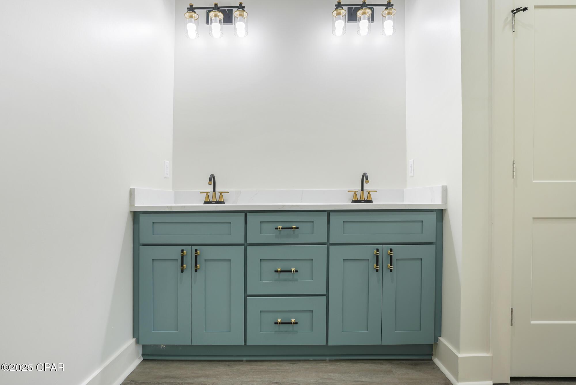 Image 20 For 2014 Norwood Place