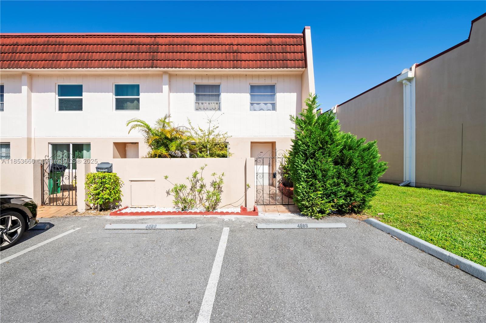 Homes for sale in Lauderhill, FL | 4088 Inverrary Dr #11F, Lauderhill, FL 33319 | MLS# A11853660