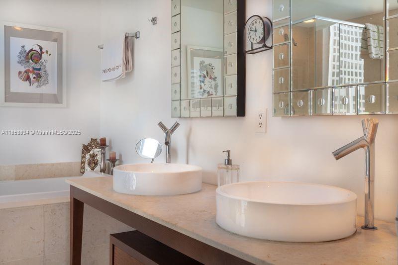 495 Brickell Ave #2911, Miami FL 33131