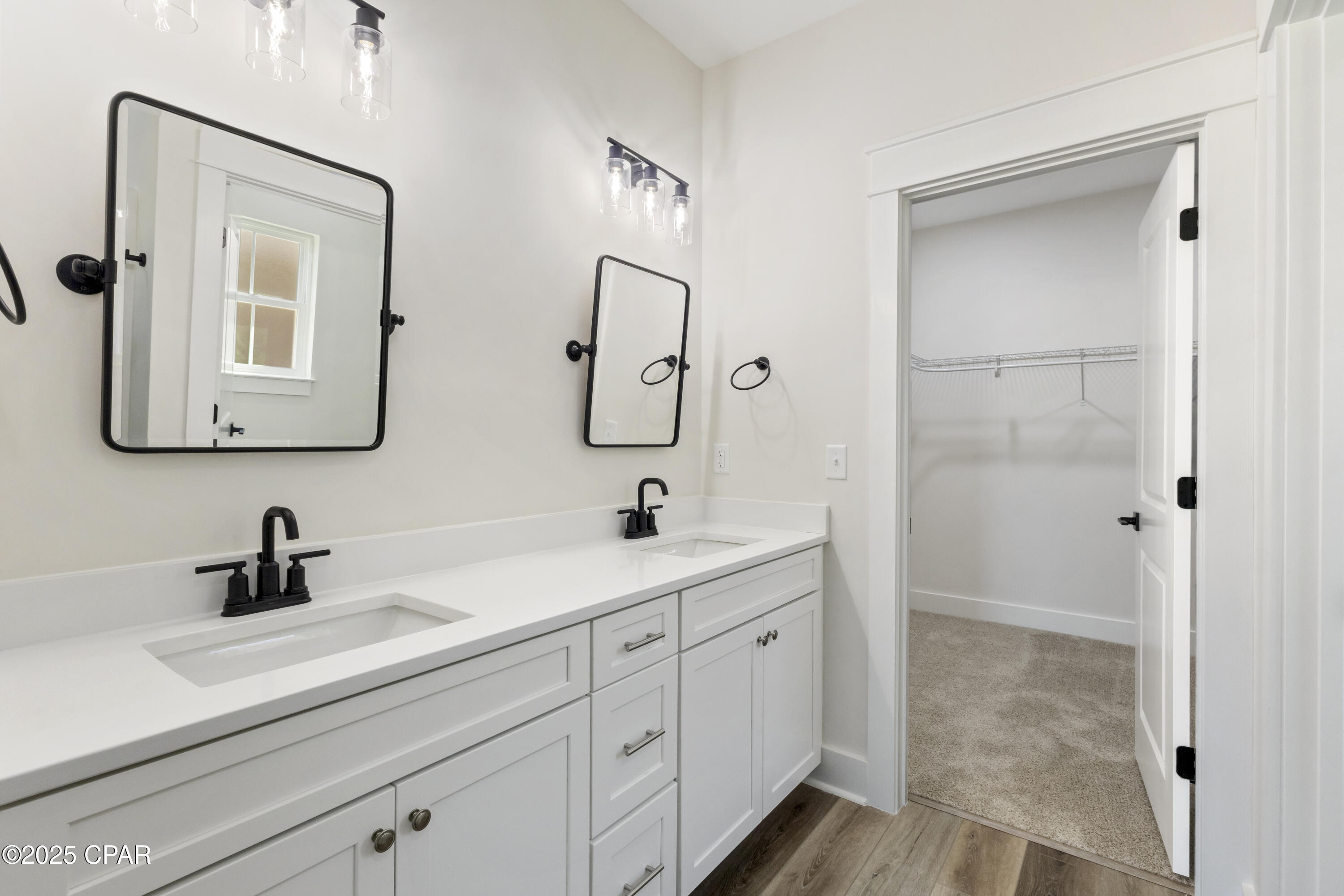 Image 10 For 3833 Red Deer Circle