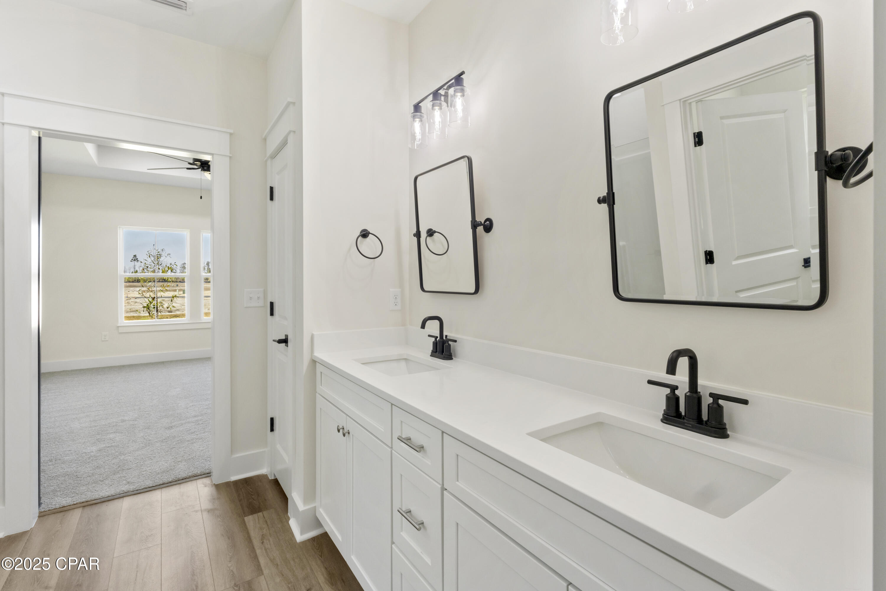 Image 12 For 3833 Red Deer Circle