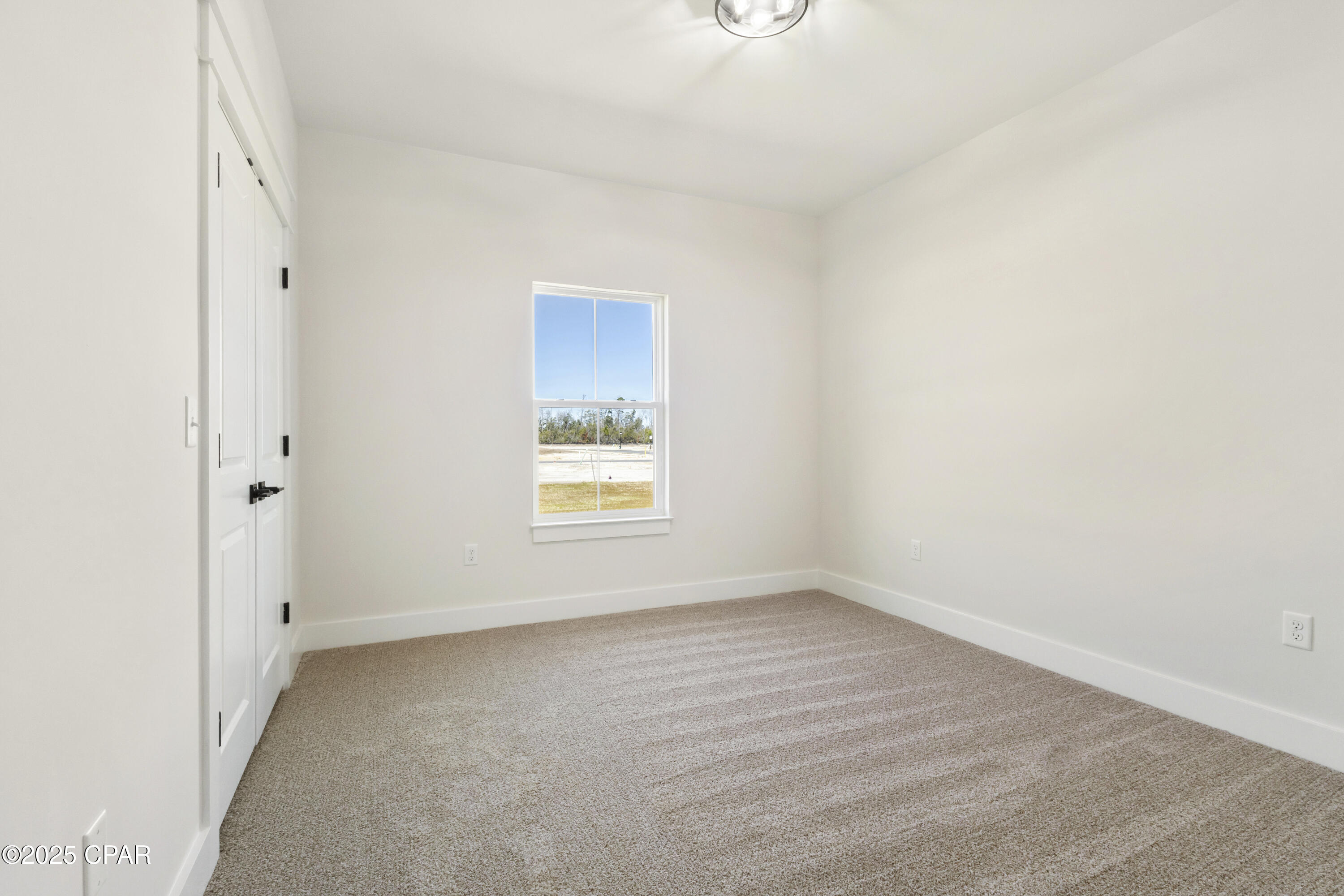 Image 14 For 3833 Red Deer Circle