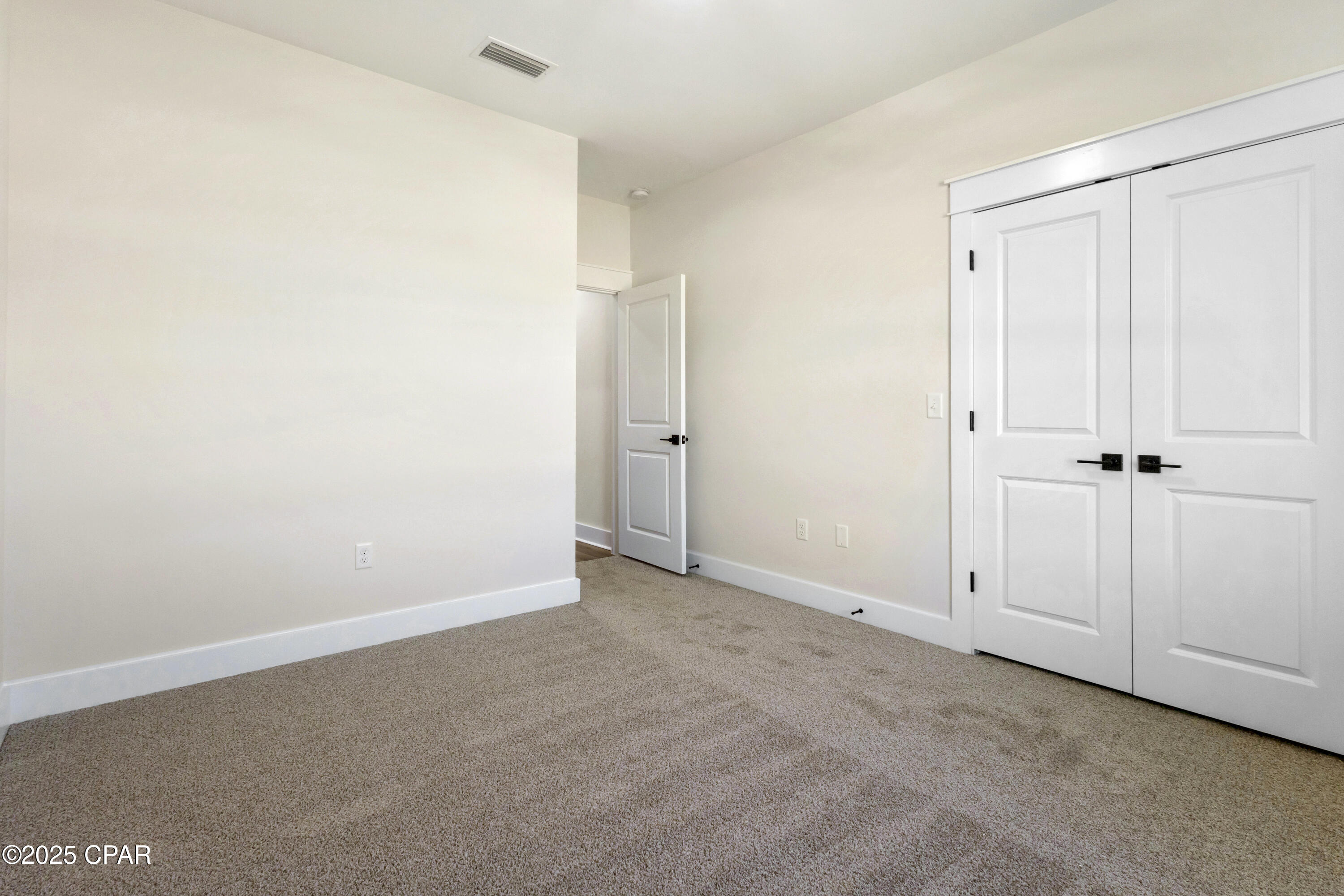 Image 15 For 3833 Red Deer Circle