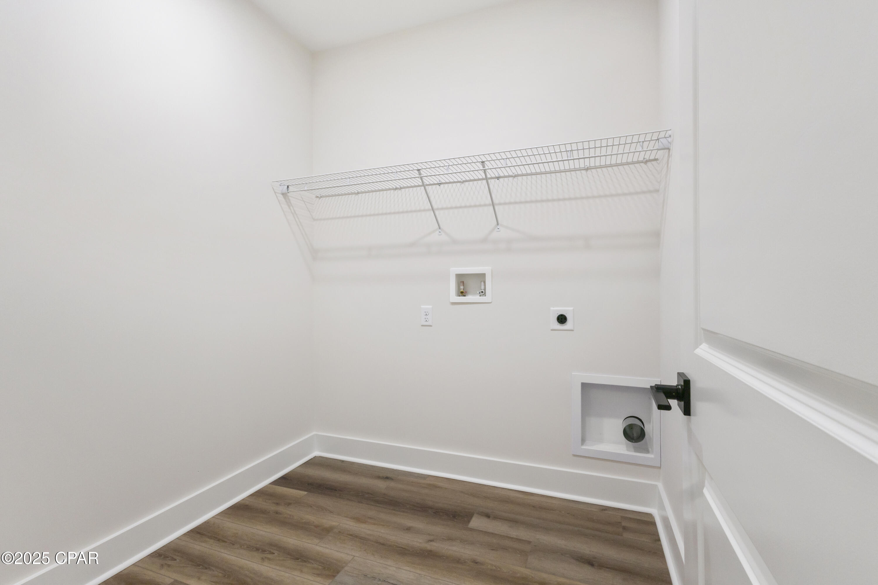 Image 16 For 3833 Red Deer Circle