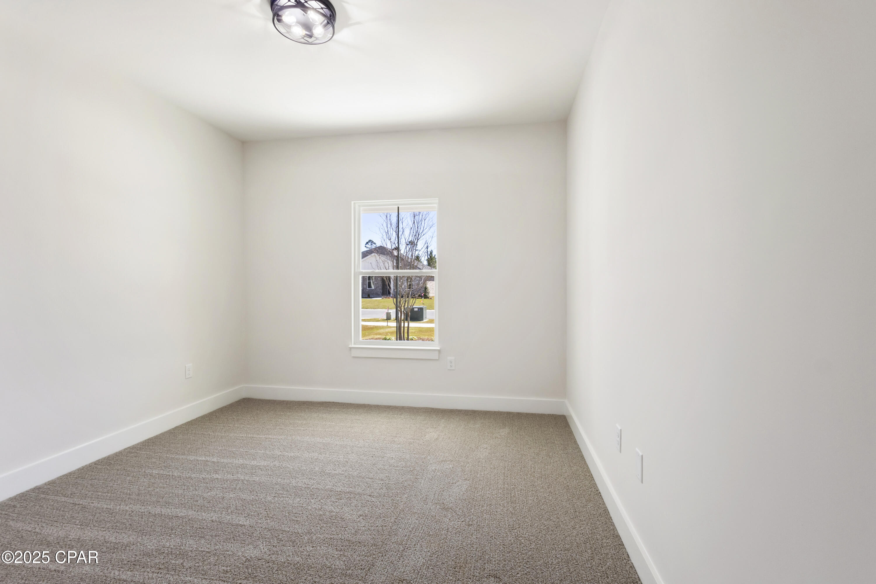 Image 18 For 3833 Red Deer Circle