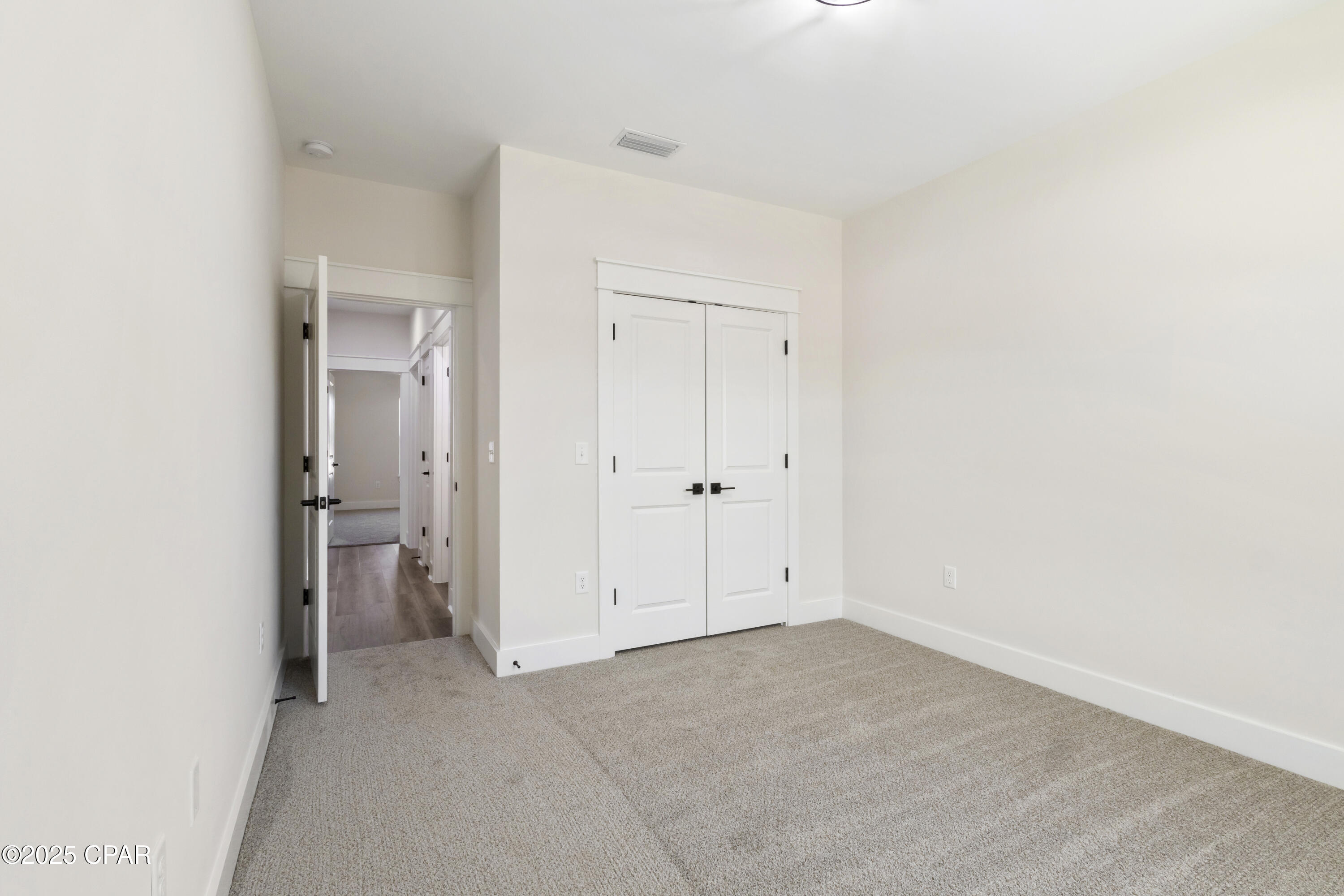 Image 19 For 3833 Red Deer Circle