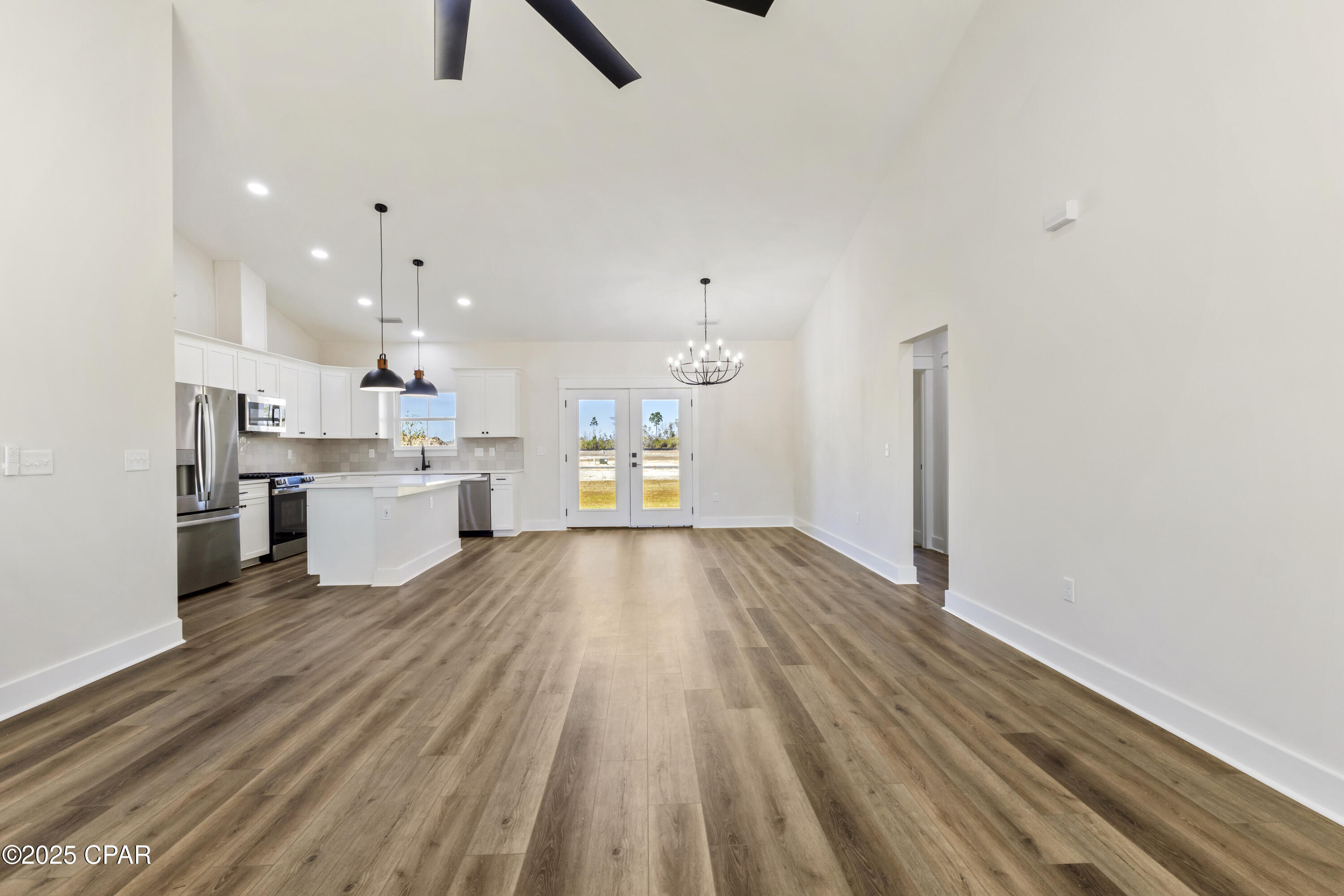 Image 7 For 3833 Red Deer Circle