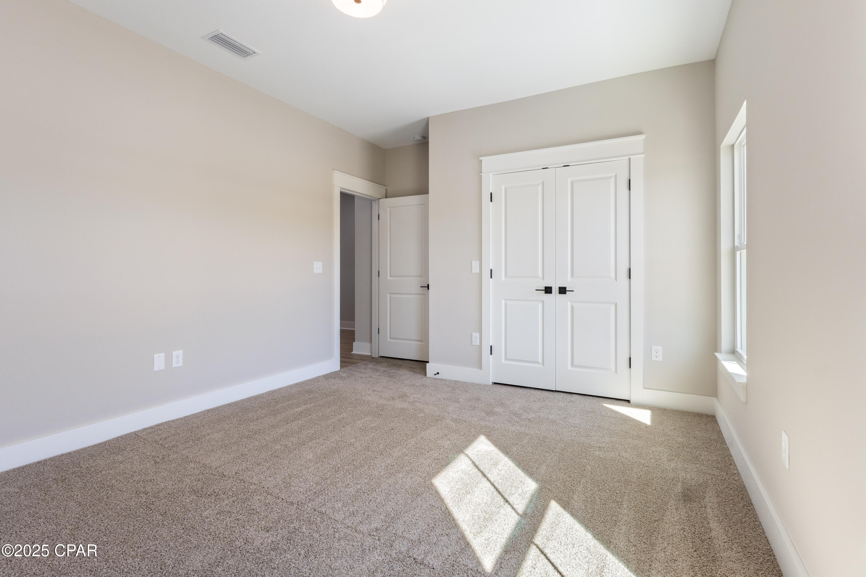 Image 20 For 3841 Red Deer Circle