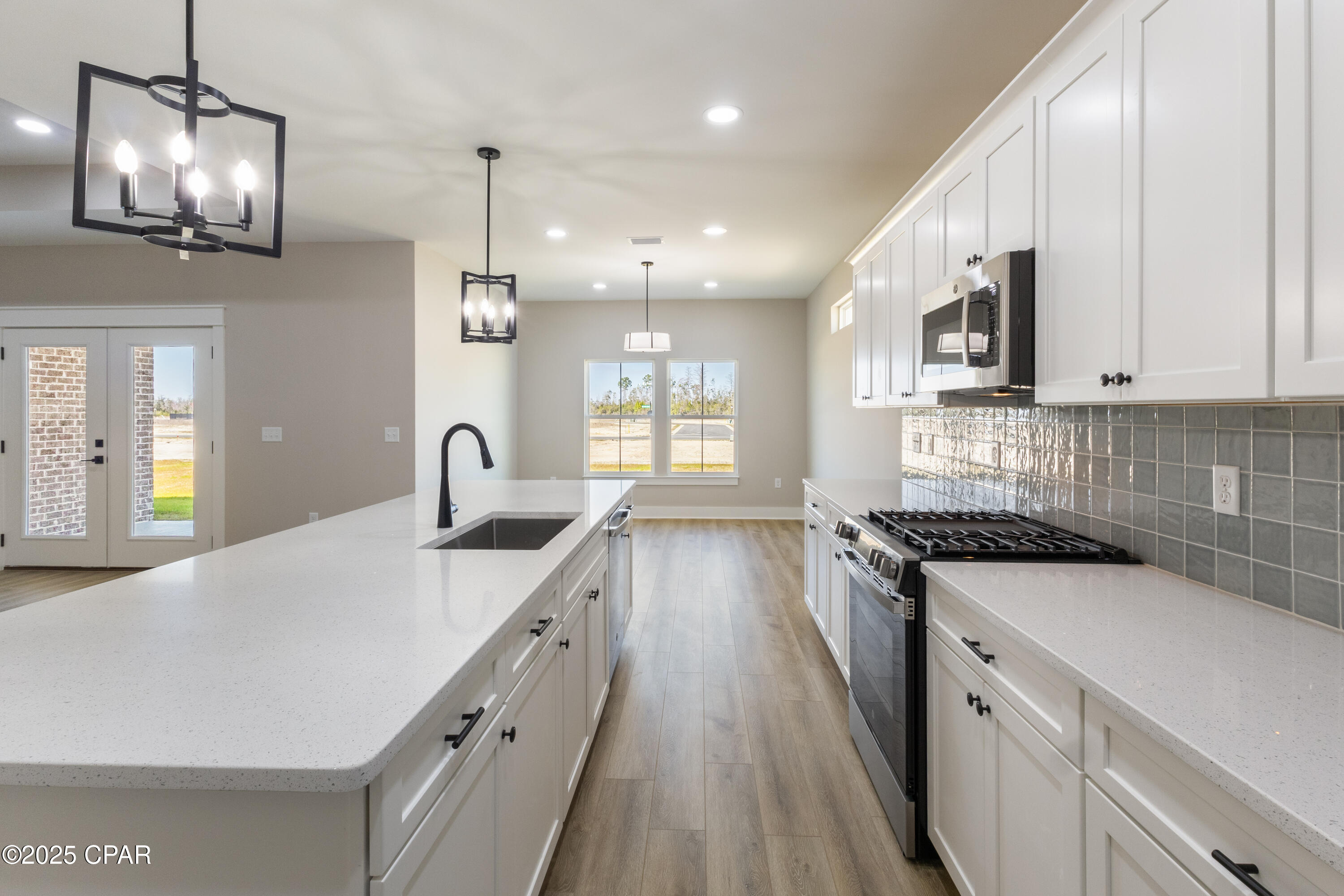 Image 4 For 3841 Red Deer Circle