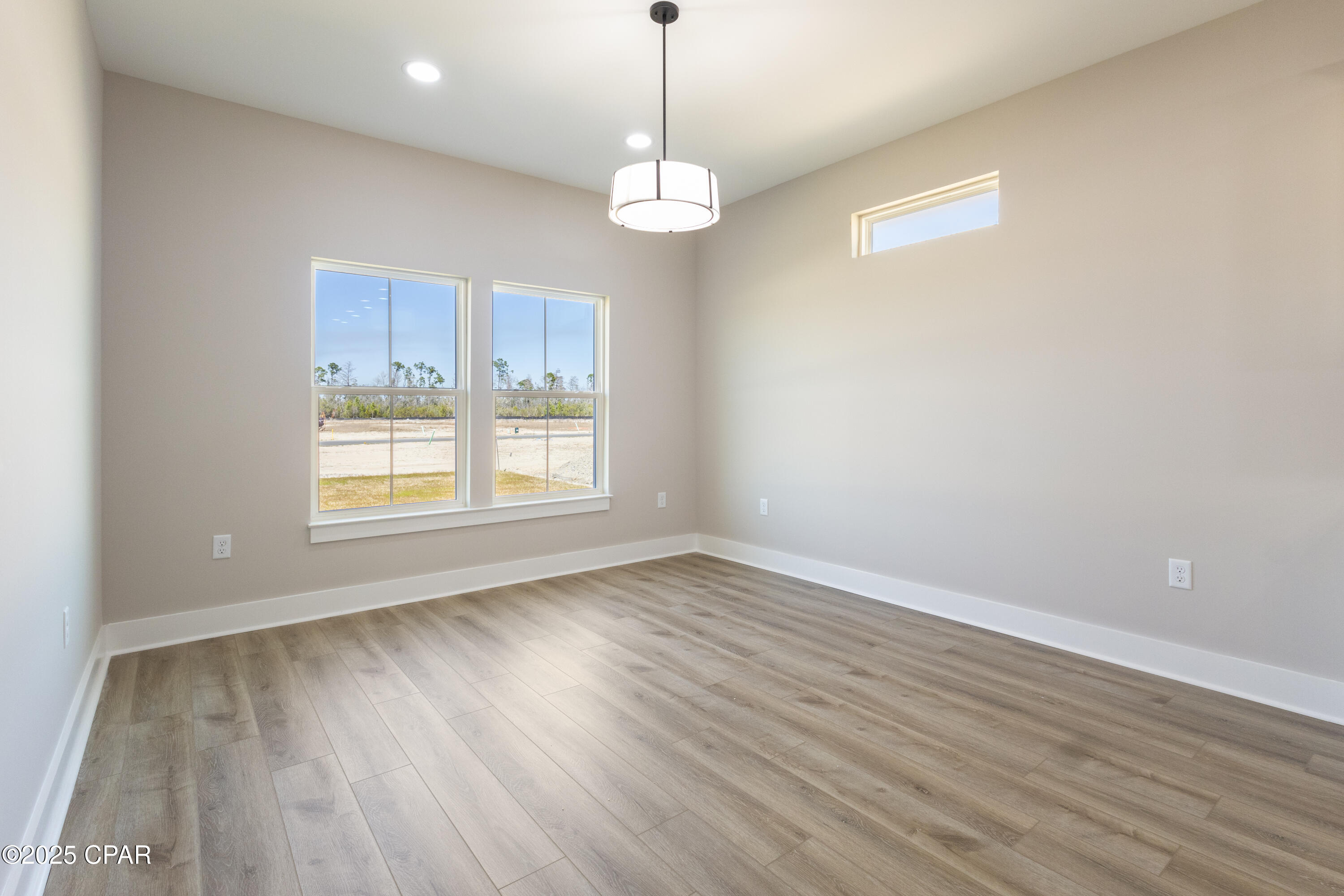 Image 6 For 3841 Red Deer Circle