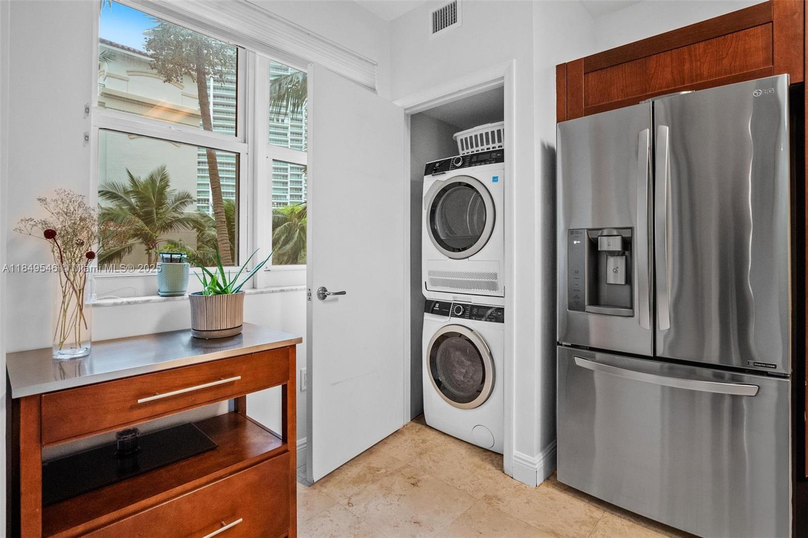 19900 E Country Club Dr #212, Aventura FL 33180