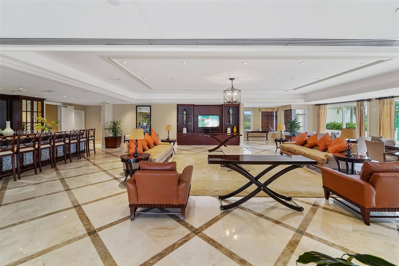 19900 E Country Club Dr #212, Aventura FL 33180