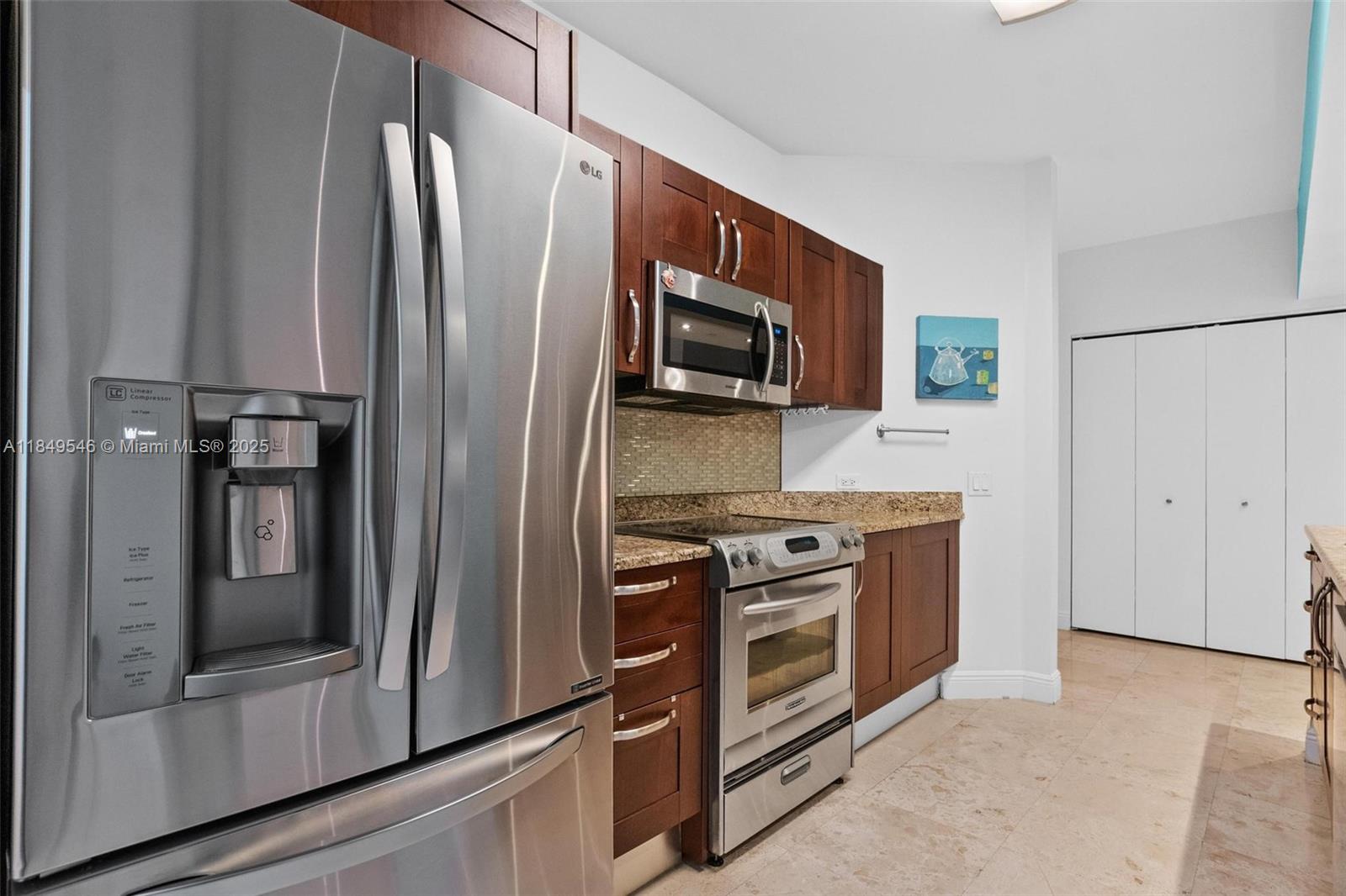 19900 E Country Club Dr #212, Aventura FL 33180