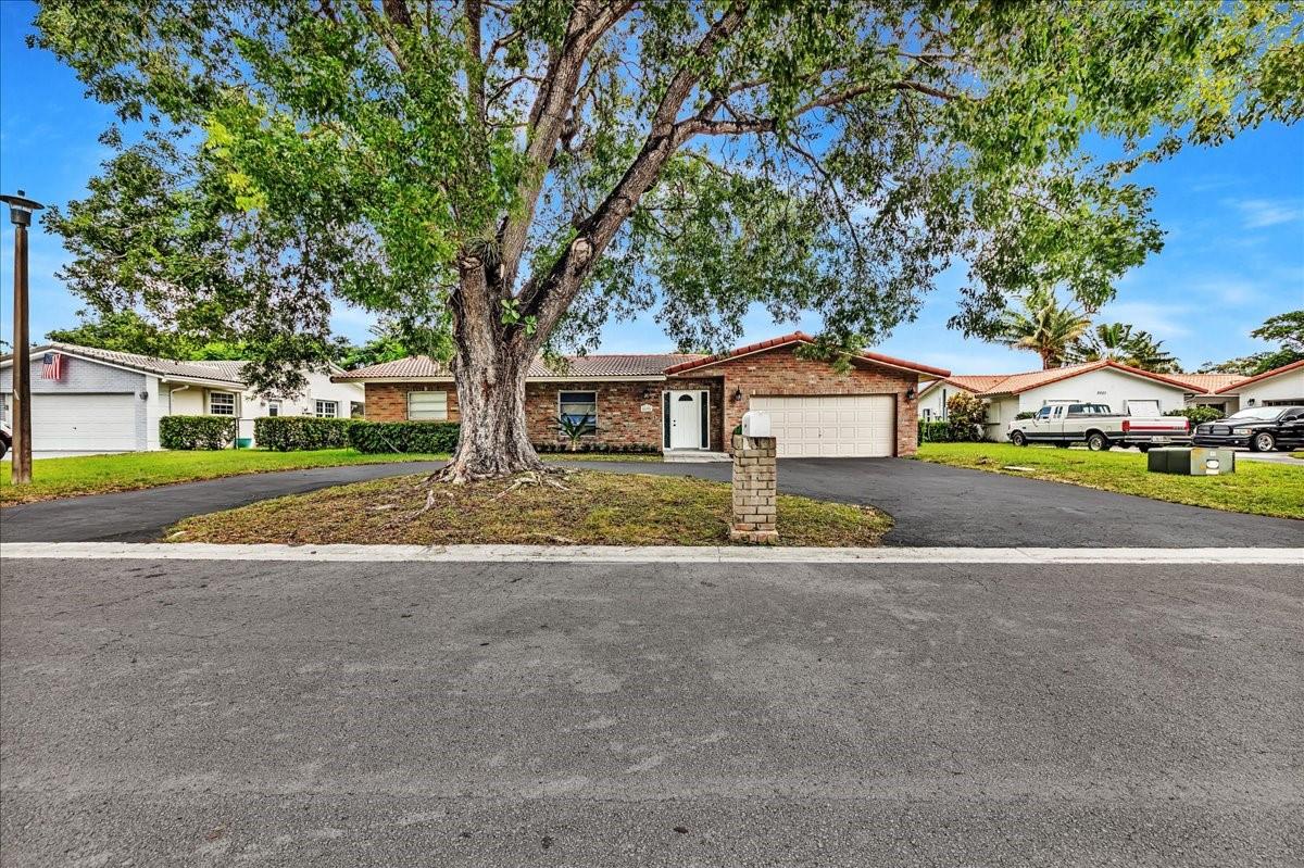 Homes for sale in Coral Springs, FL | 8695 Nw 28Th Dr, Coral Springs, FL 33065 | MLS# F10518945