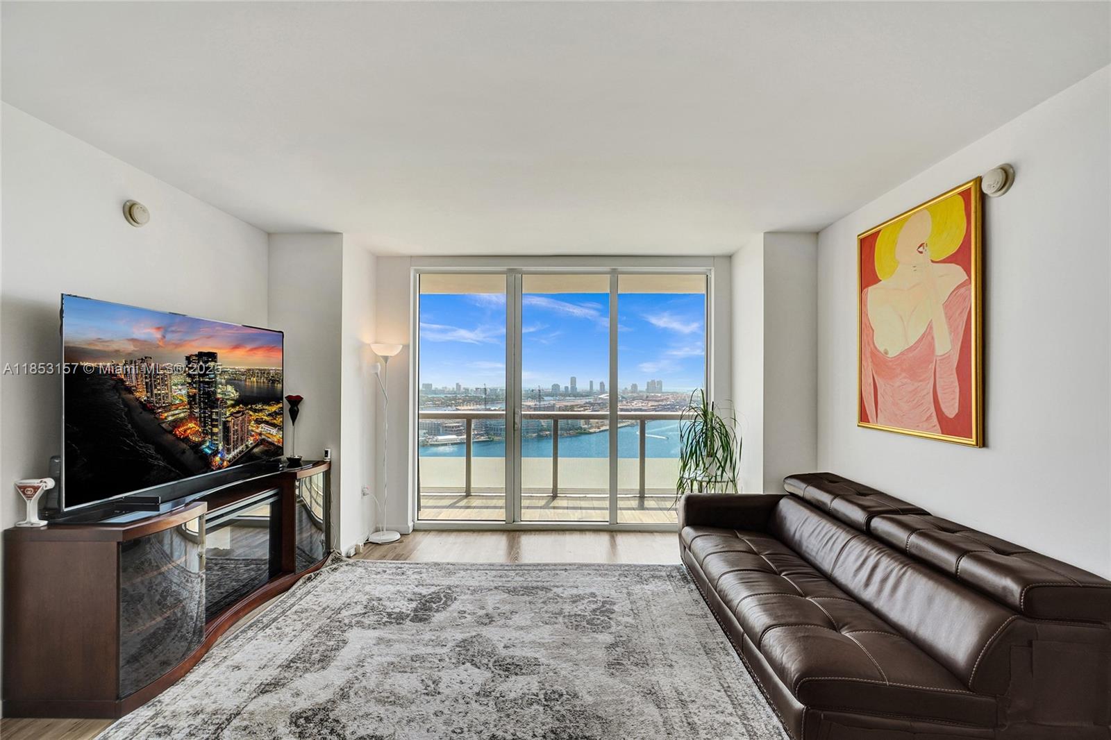 Apartamento à Venda em Miami, FL