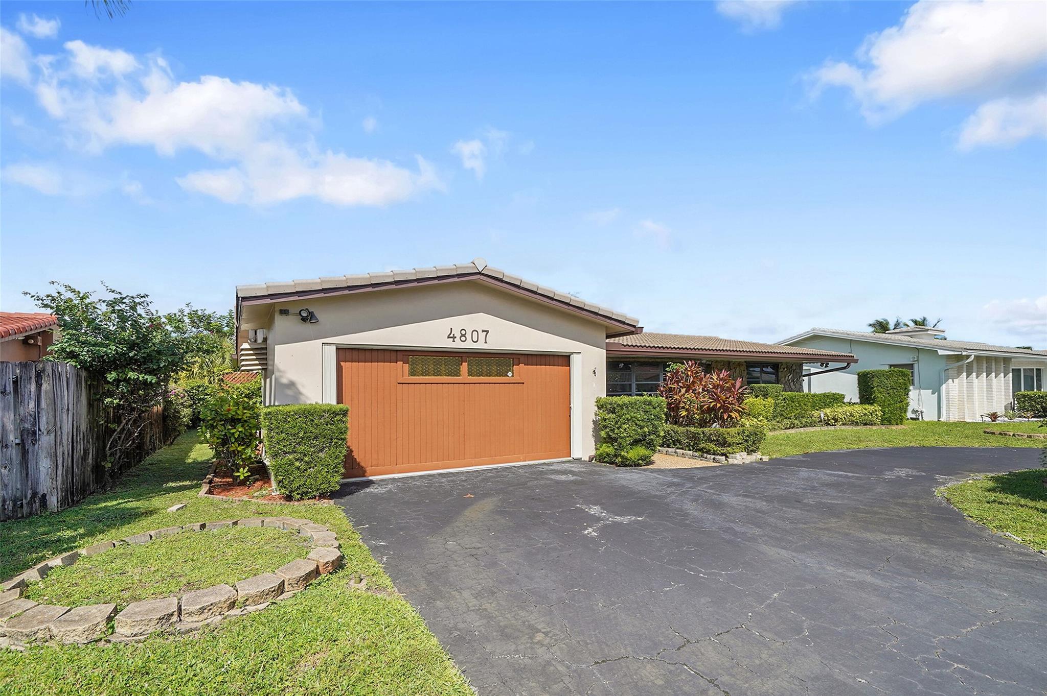 Homes for sale in Hollywood, FL | 4807 Cleveland St, Hollywood, FL 33021 | MLS# F10519348