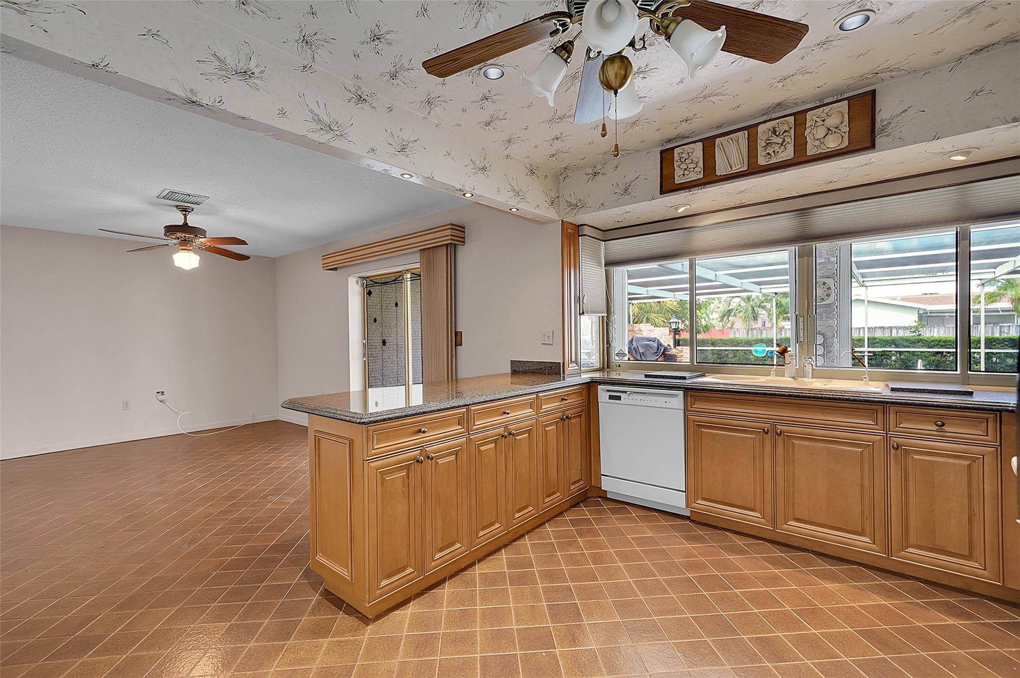 Homes for sale in Hollywood, FL | 4807 Cleveland St, Hollywood, FL 33021 | MLS# F10519348