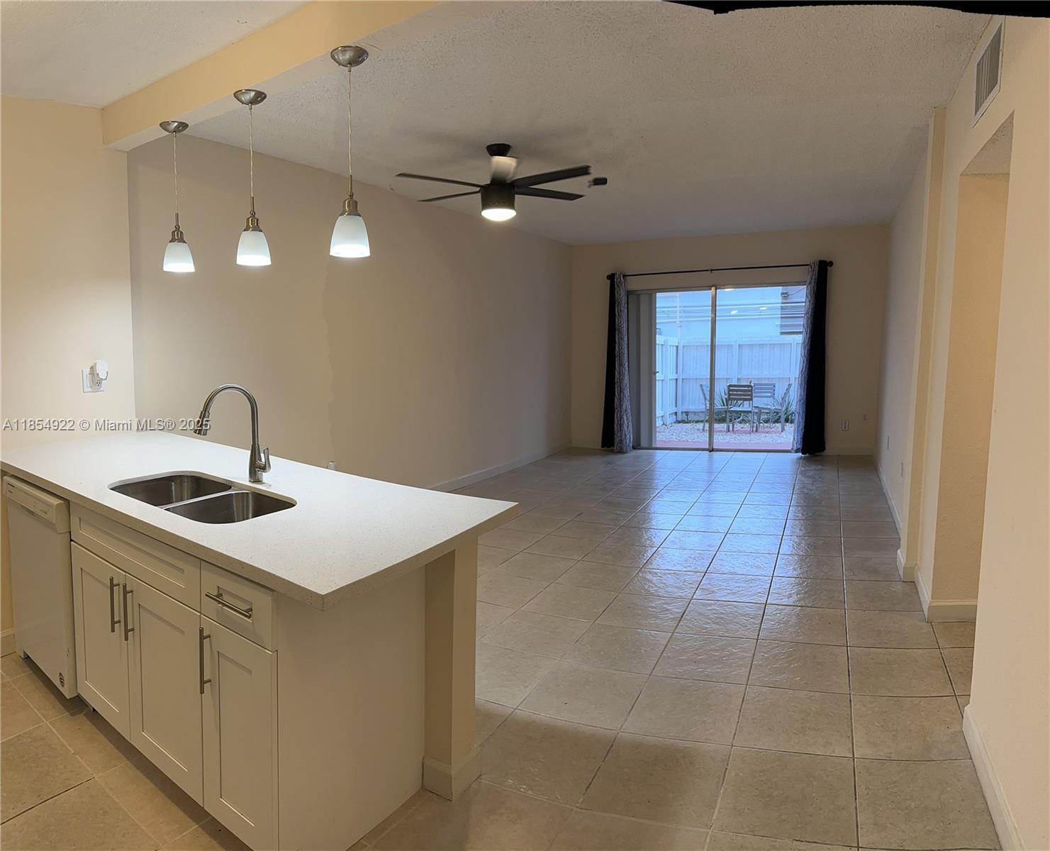 10900-sw-104th-st-118-miami-fl-33176/hzid_b3becfe3