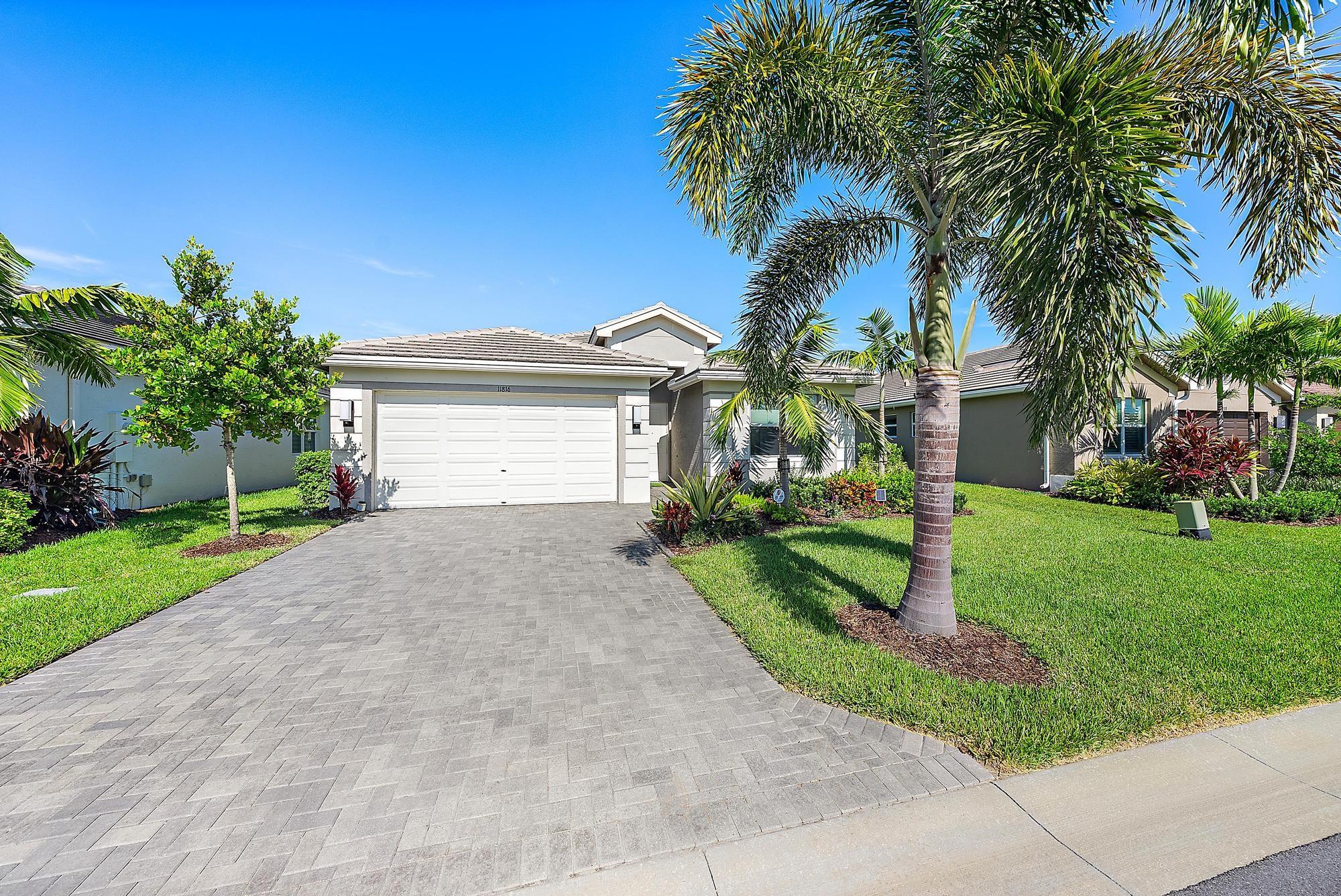 Homes for sale in Port St Lucie, FL | 11816 Sw Silverlake Falls Dr, Port St Lucie, FL 34987 | MLS# F10519369