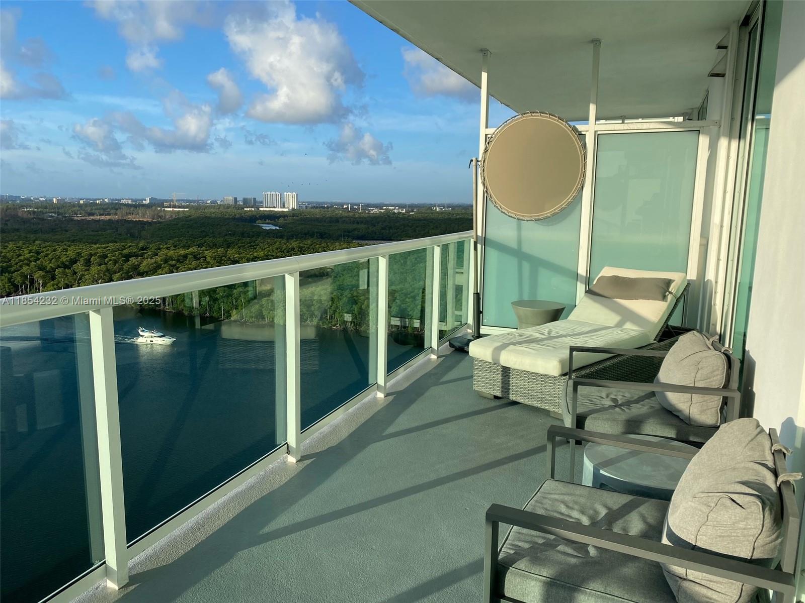 Apartamento para Alugar em Sunny Isles Beach, FL