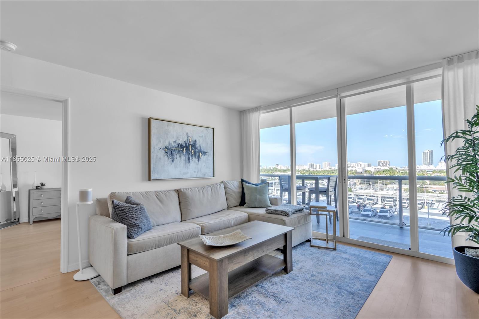 Condo for Sale in Miami Beach, FL