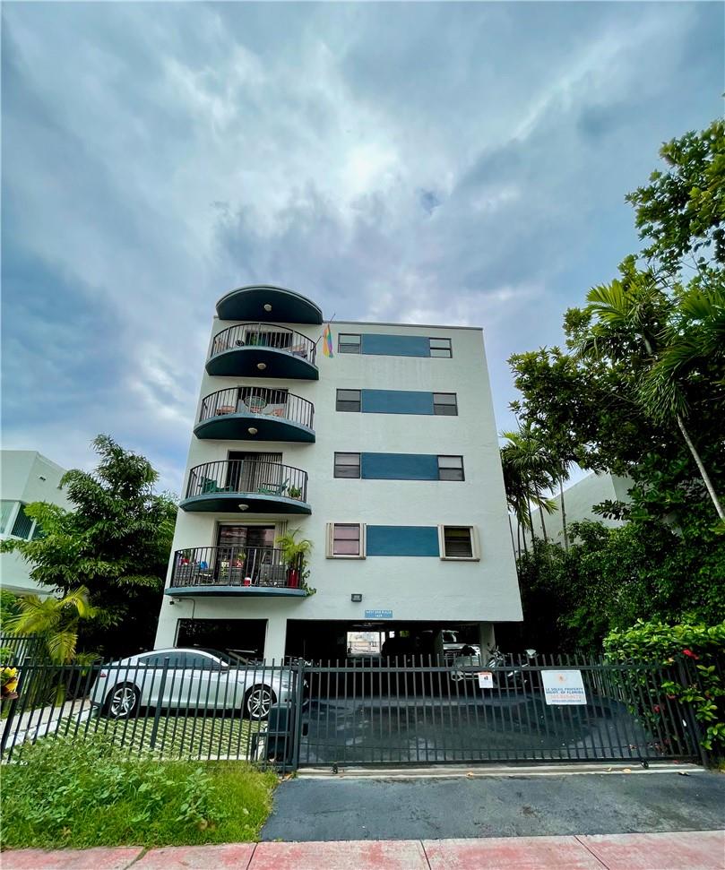 West Side Plaza Condo