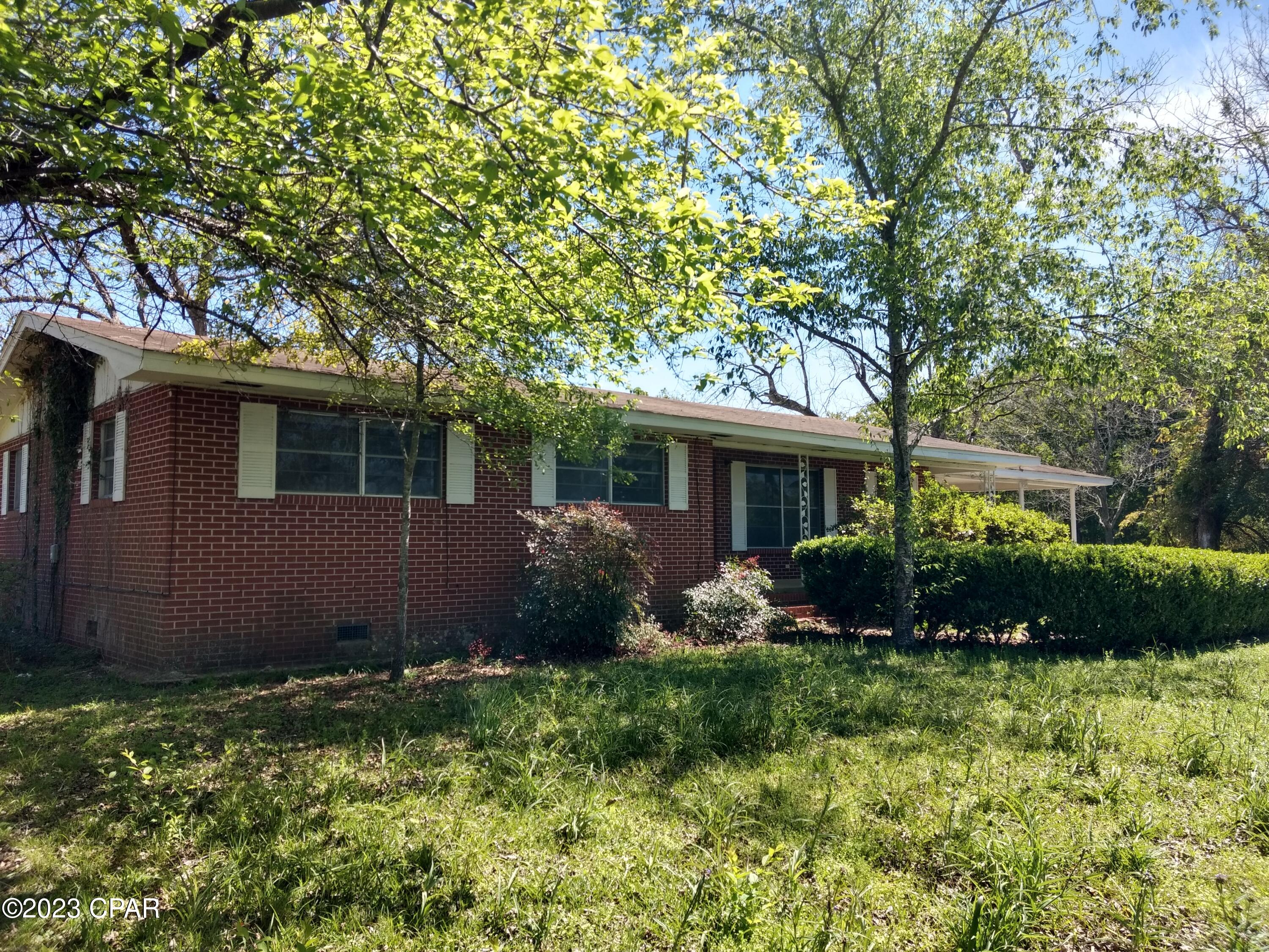 Listing photo id 10 for 1204 Waukesha Street