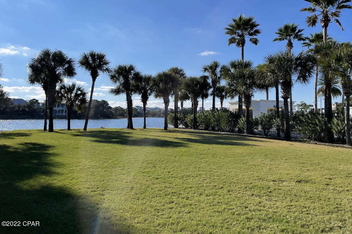 Image 2 For 425 Lakefront Drive