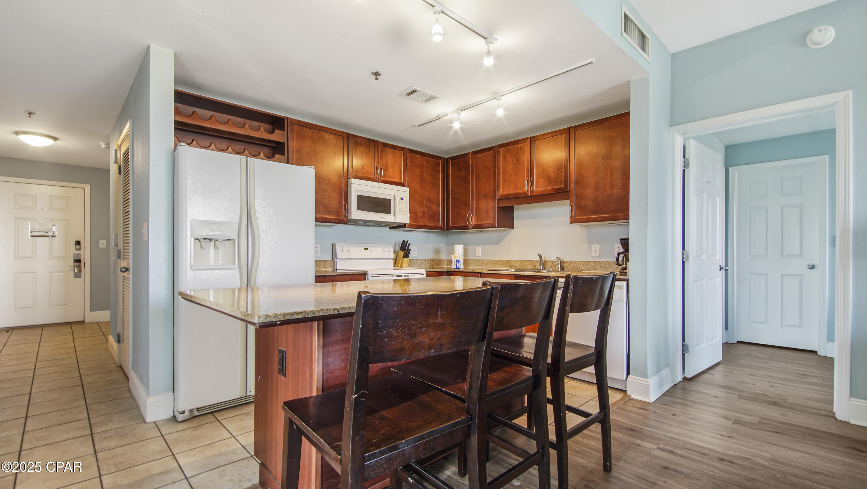 Image 6 For 9860 Thomas Drive 101