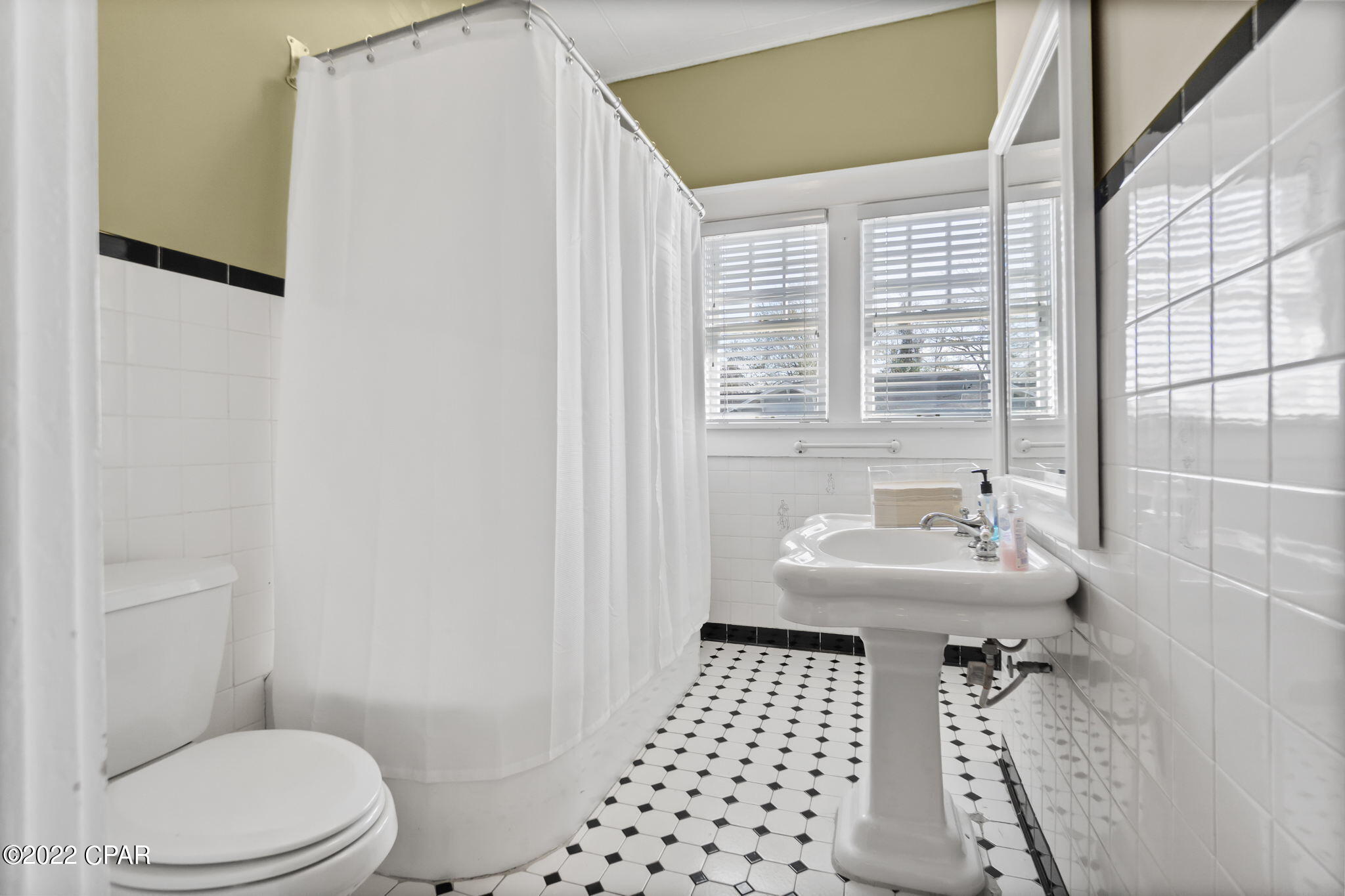 Image 12 For 896 Main Street