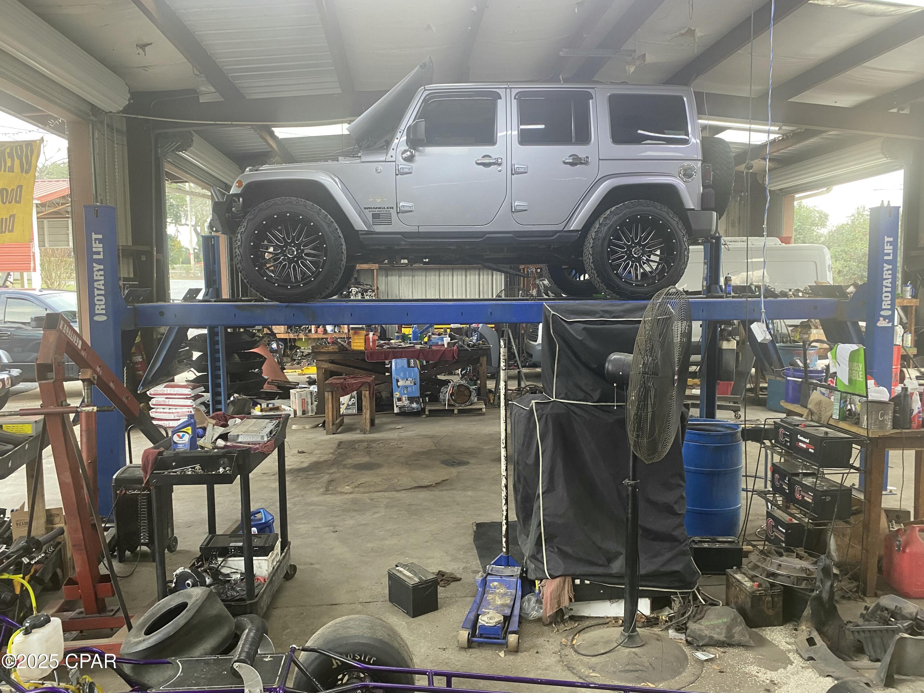 Image 4 For 2900 Borden  