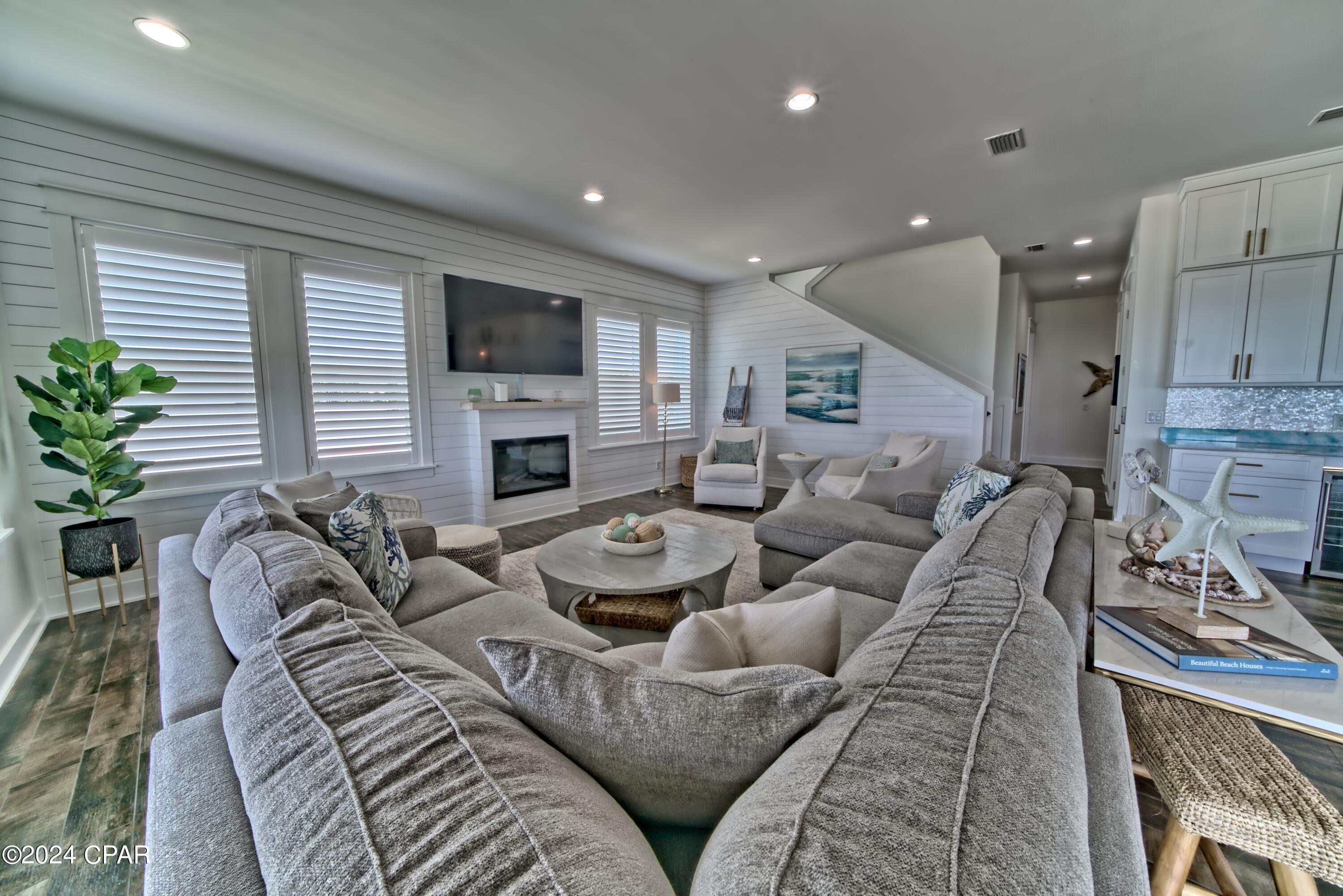 Image 10 For 21222 Front Beach Road