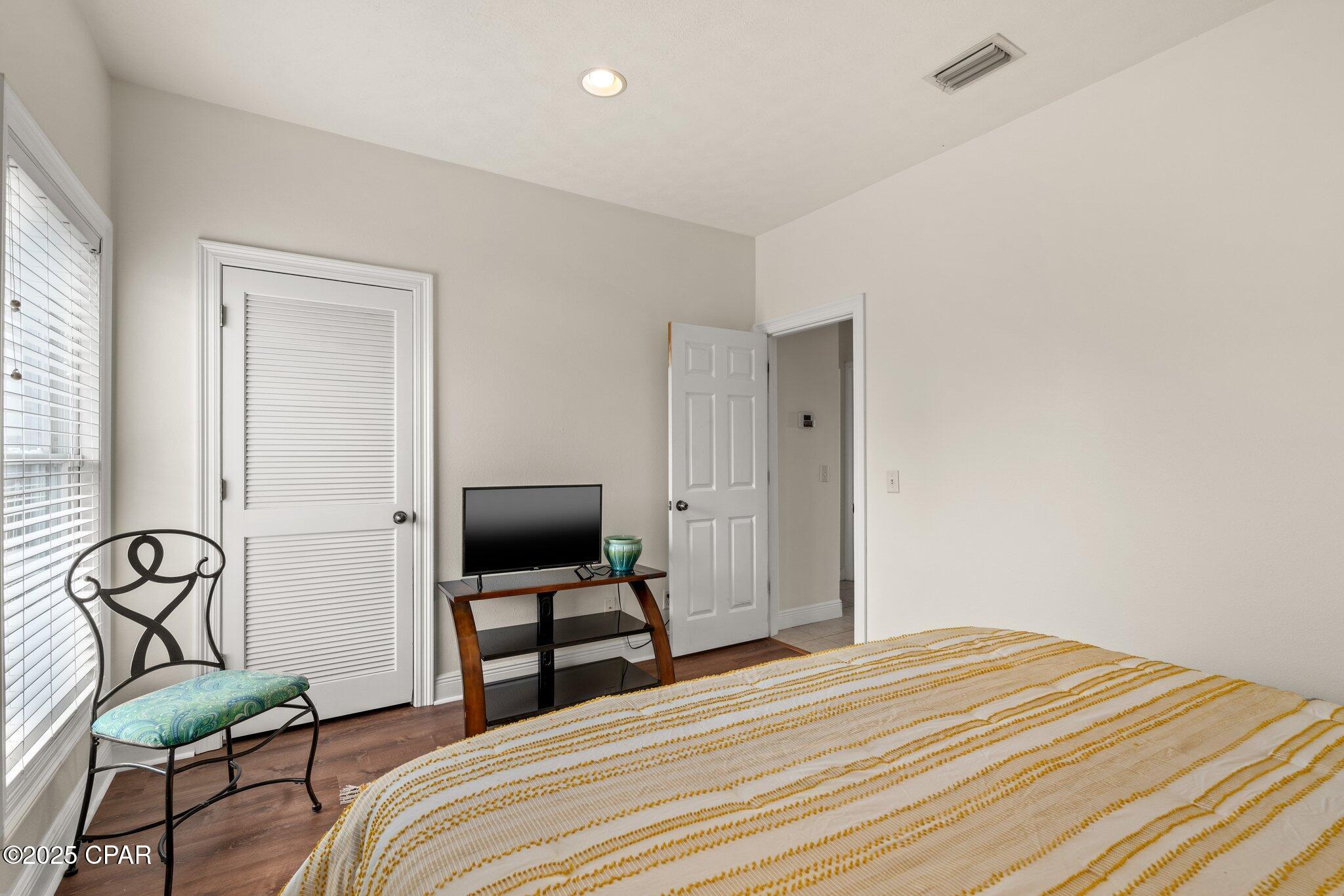 Image 19 For 204 Bonita Circle F