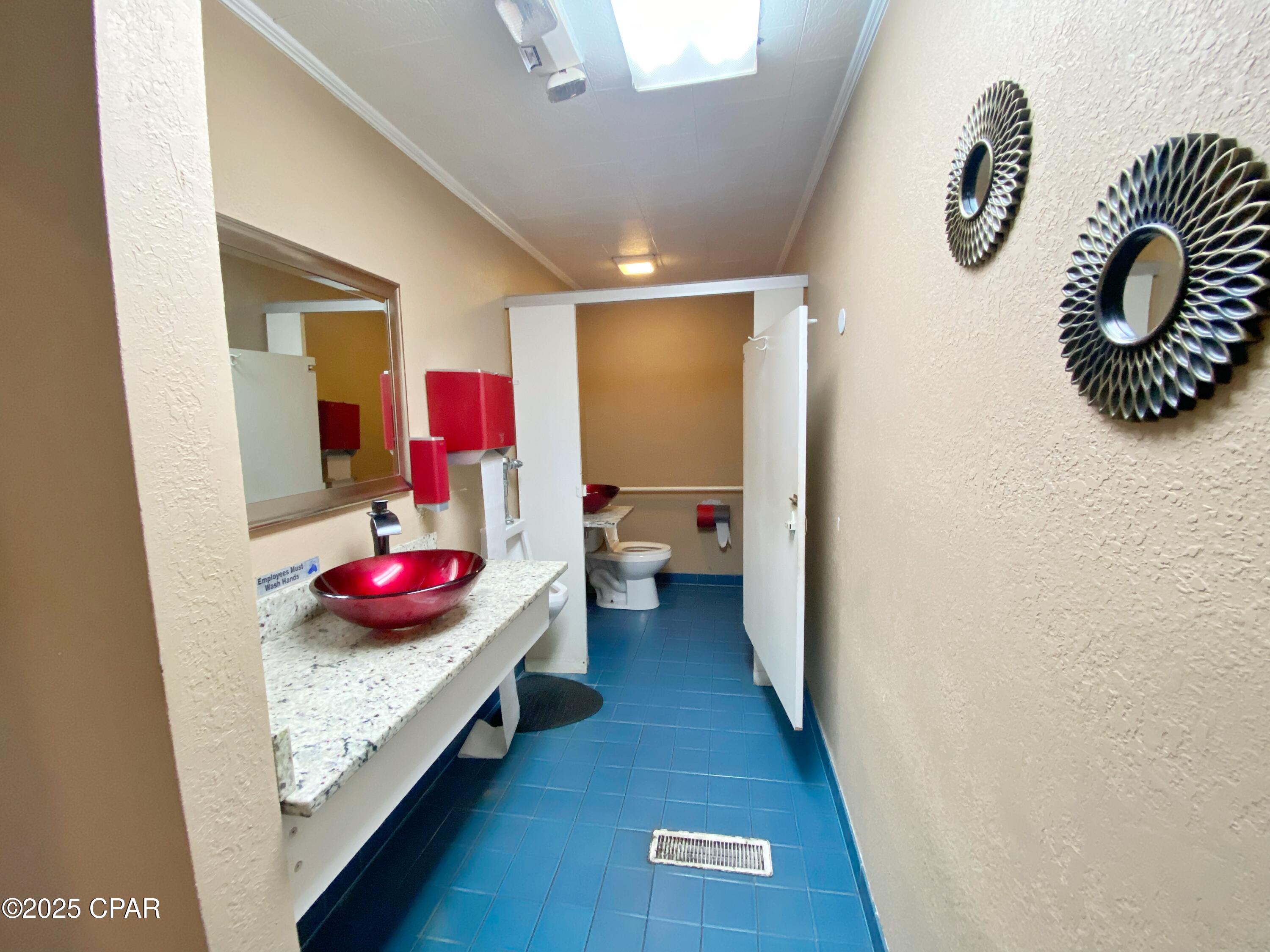 Image 30 For 3297 Caverns Road