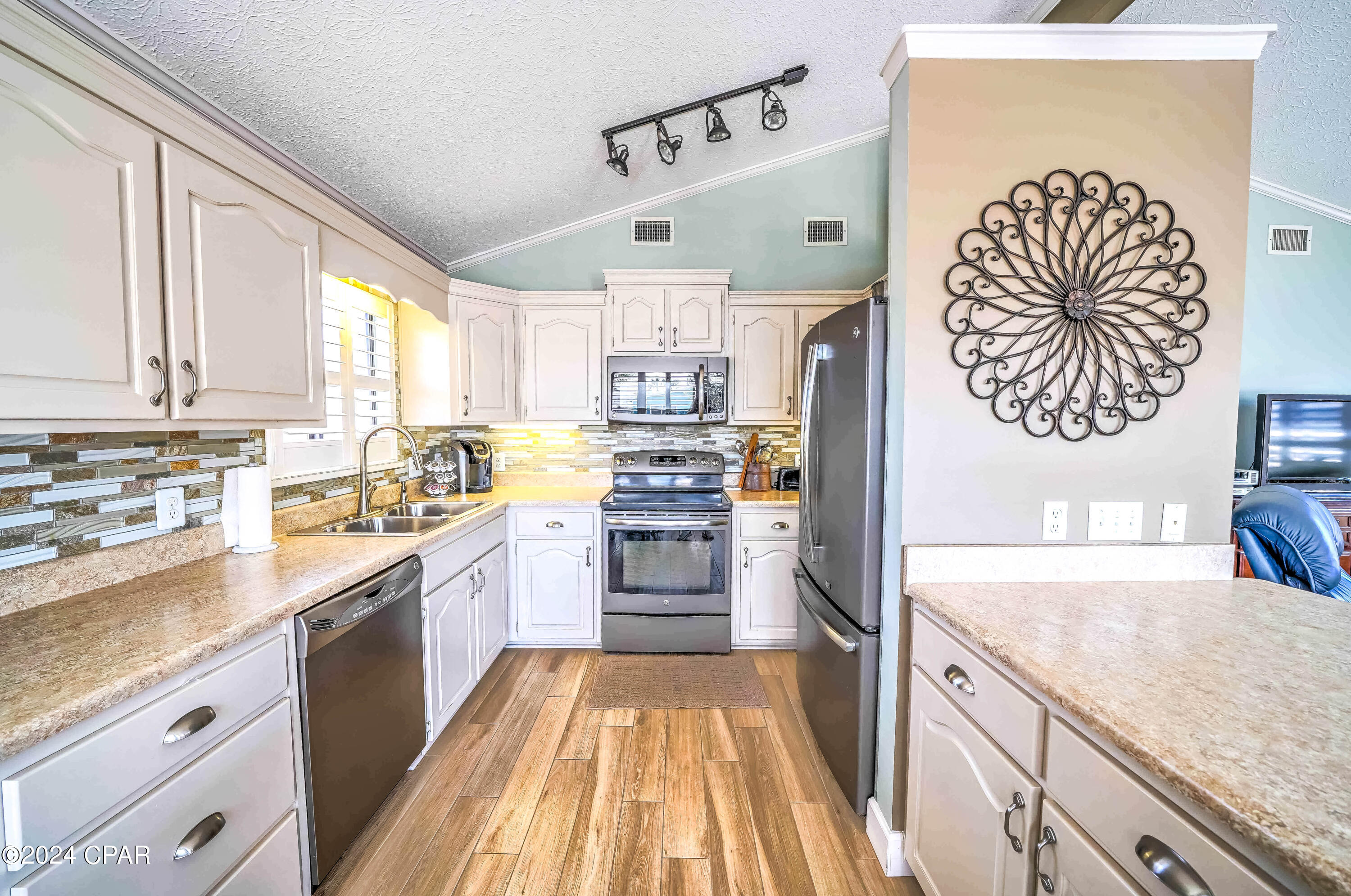 Image 10 For 355 Amberjack Drive