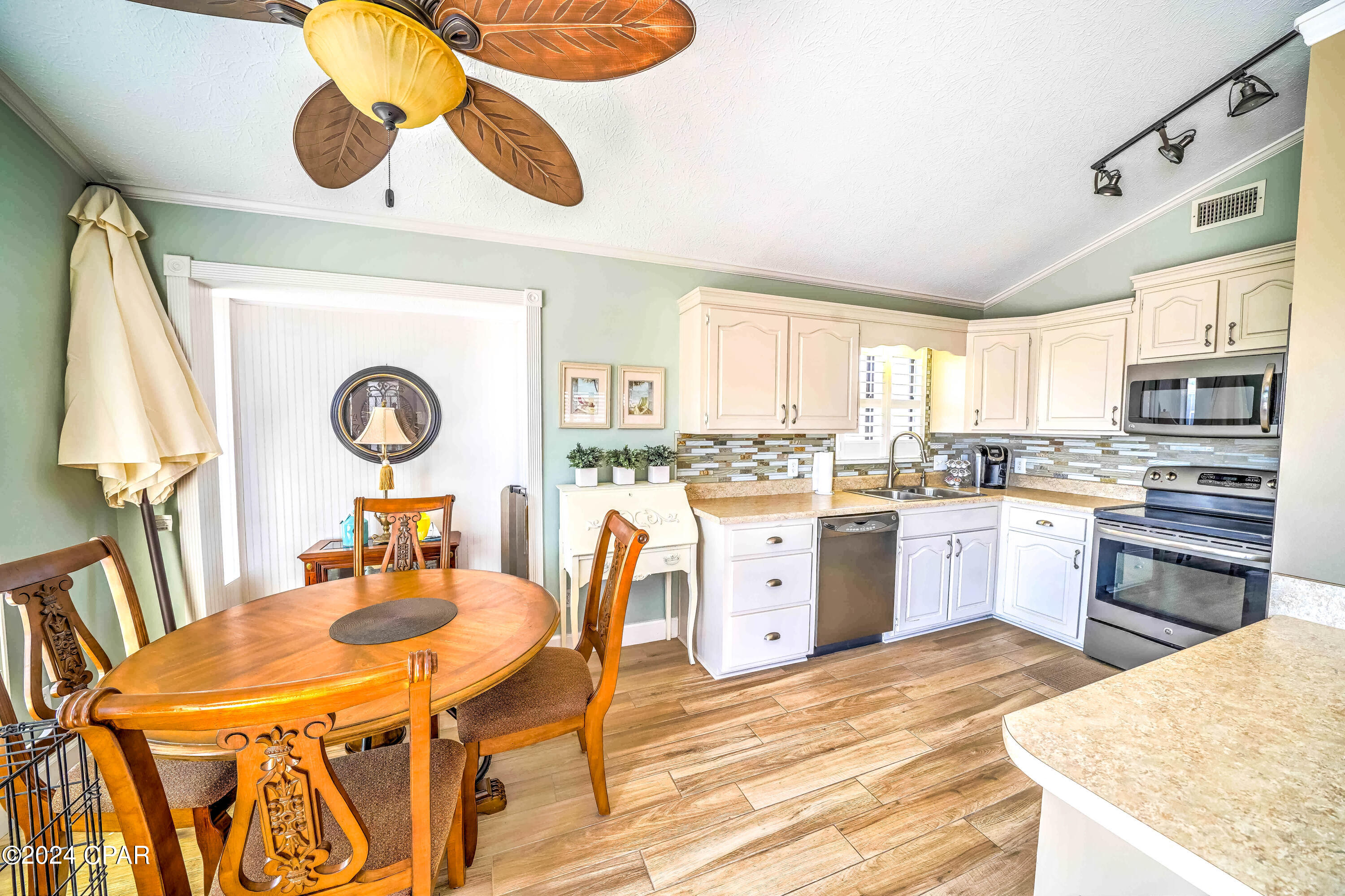 Image 13 For 355 Amberjack Drive