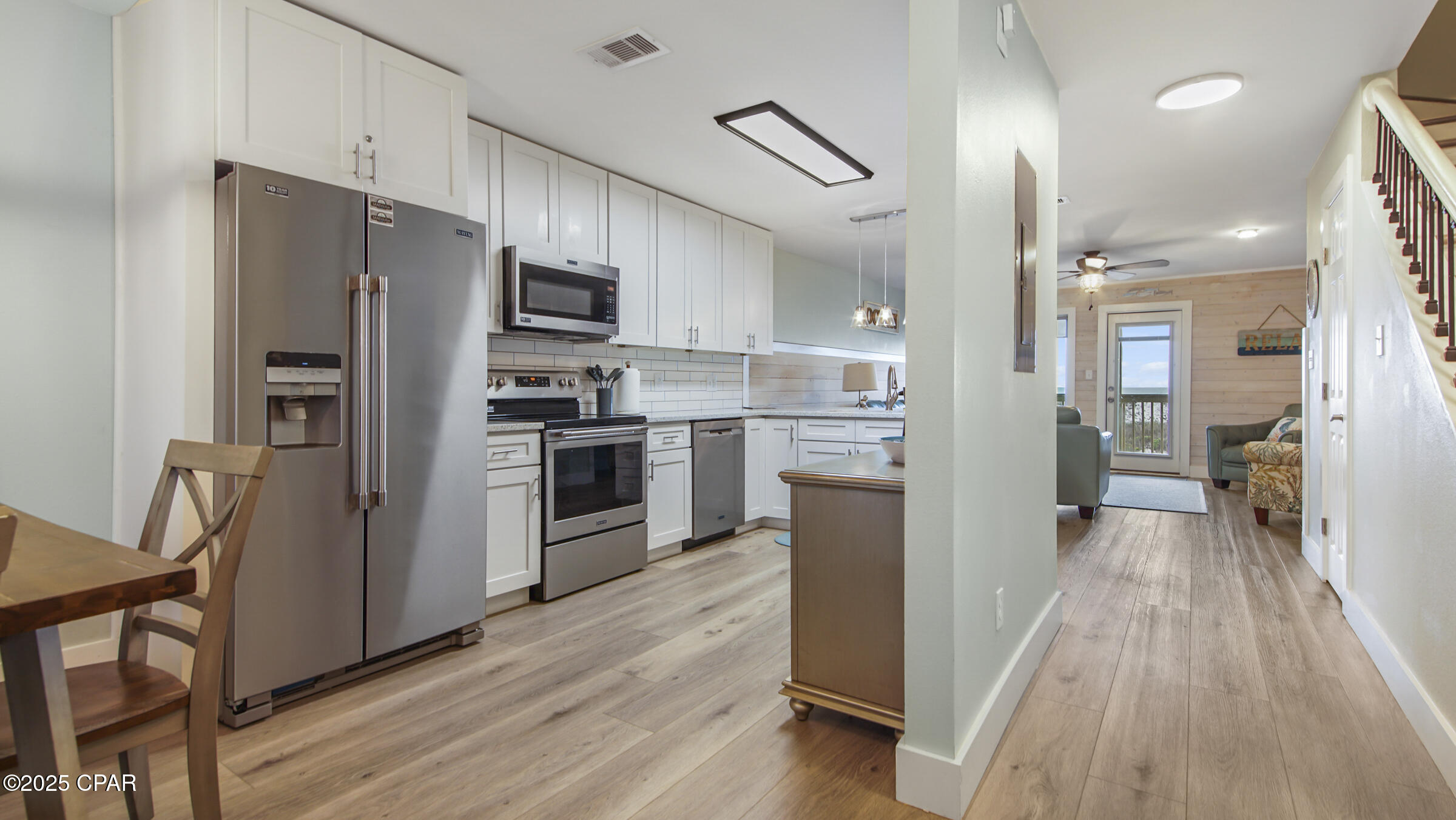 Image 12 For 654 Seacliff Drive 4