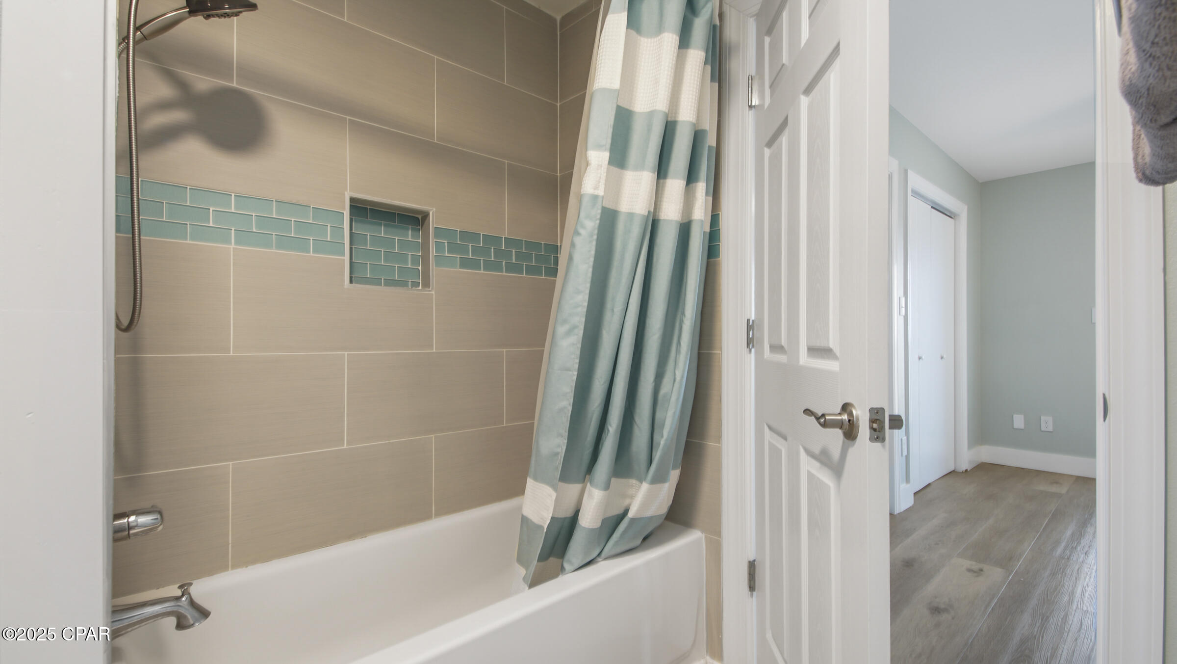 Image 38 For 654 Seacliff Drive 4