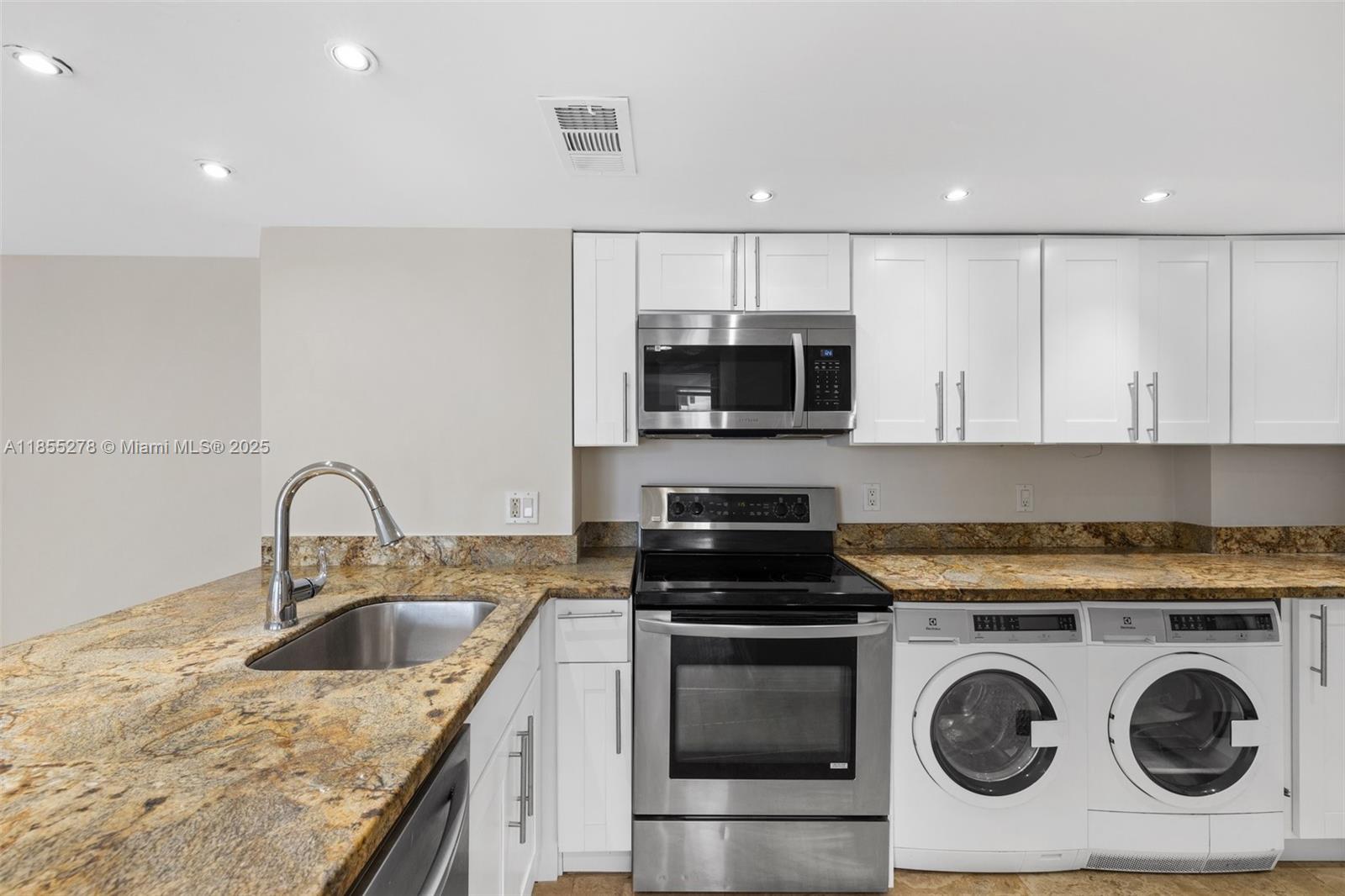 770 Claughton Island Dr #1703, Miami FL 33131