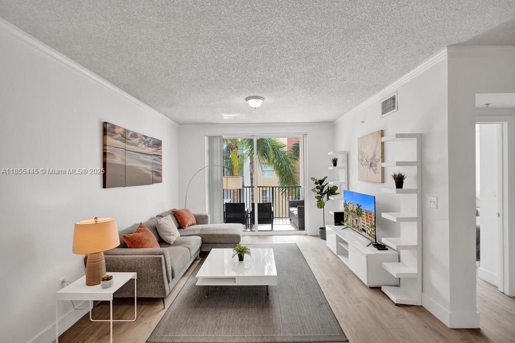 Porto Bellagio Condo