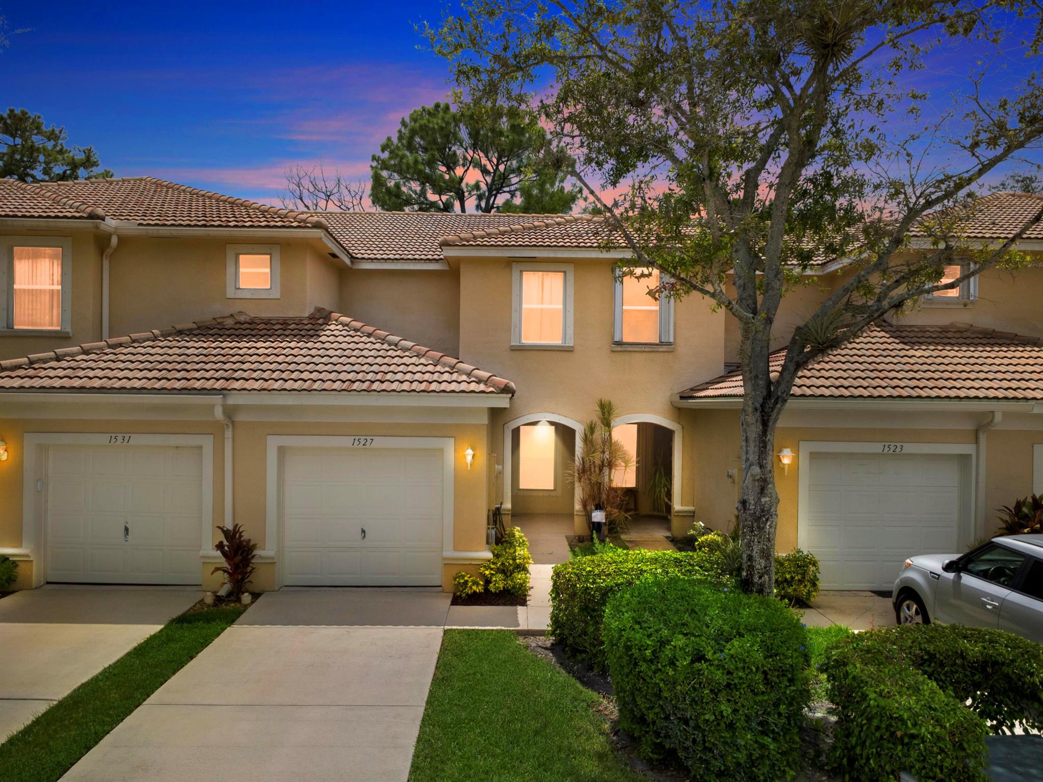 Homes for sale in Wellington, FL | 1527 Barrymore Court, Wellington, FL 33414 | MLS# R11114174