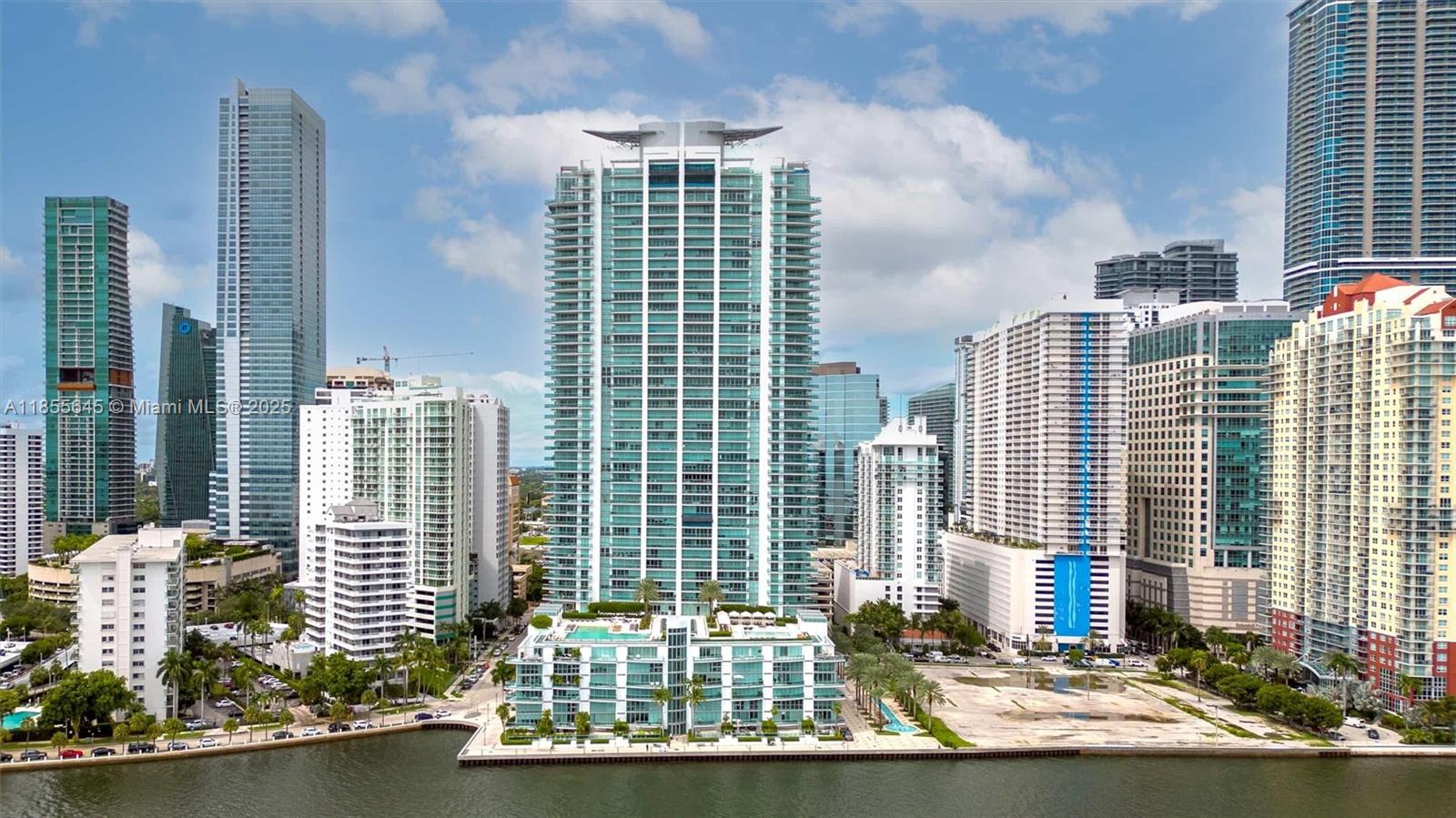 Apartamento à Venda em Miami, FL