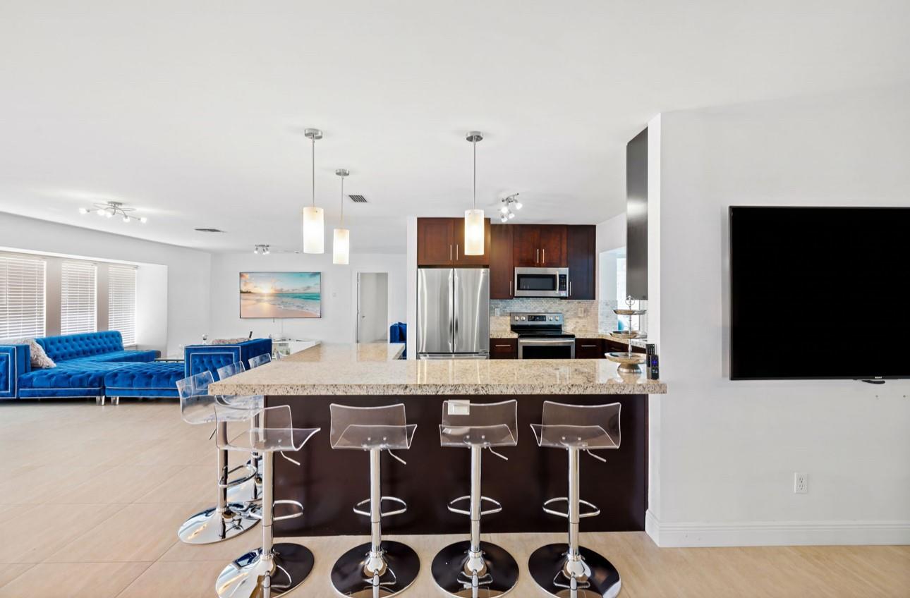 Homes for sale in Plantation, FL | 5921 Sw 17Th Ct, Plantation, FL 33317 | MLS# F10519523