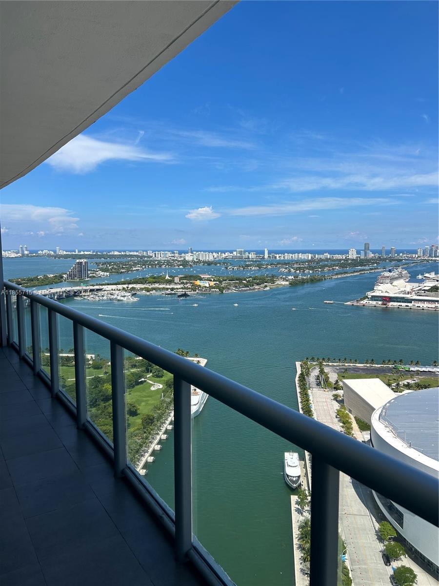 888 Biscayne Blvd #4106, Miami FL 33132