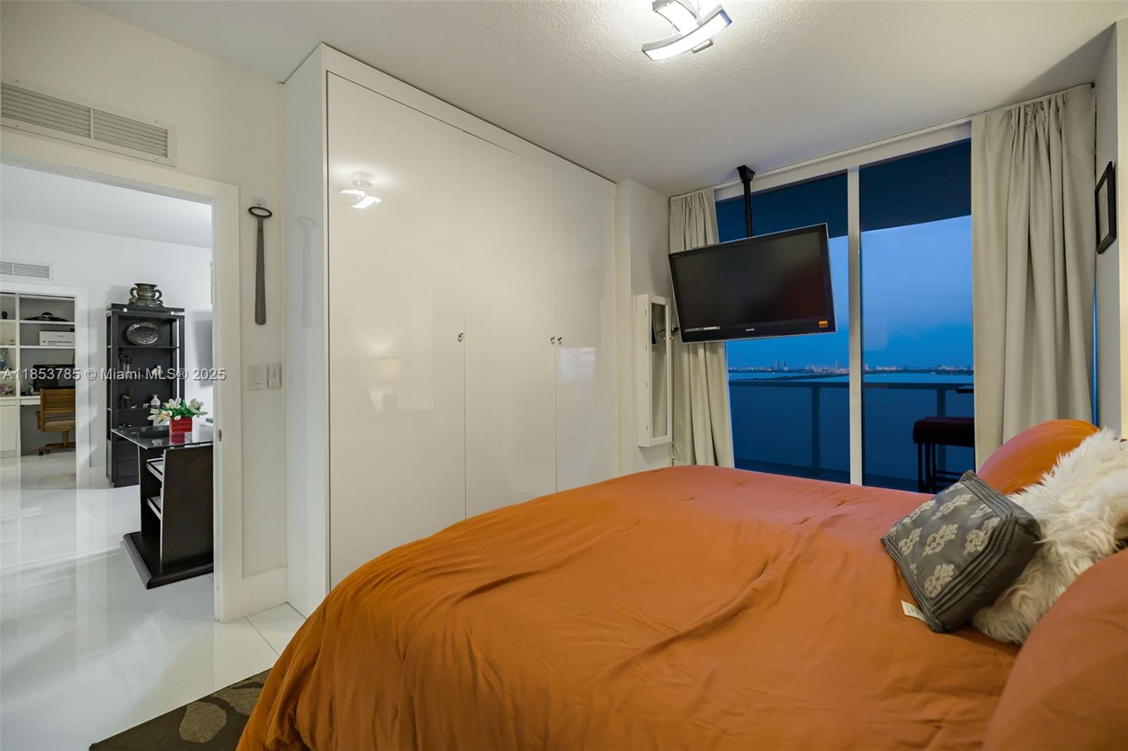 600 NE 27th St #2603, Miami FL 33137