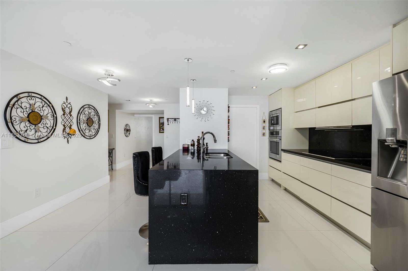 600 NE 27th St #2603, Miami FL 33137