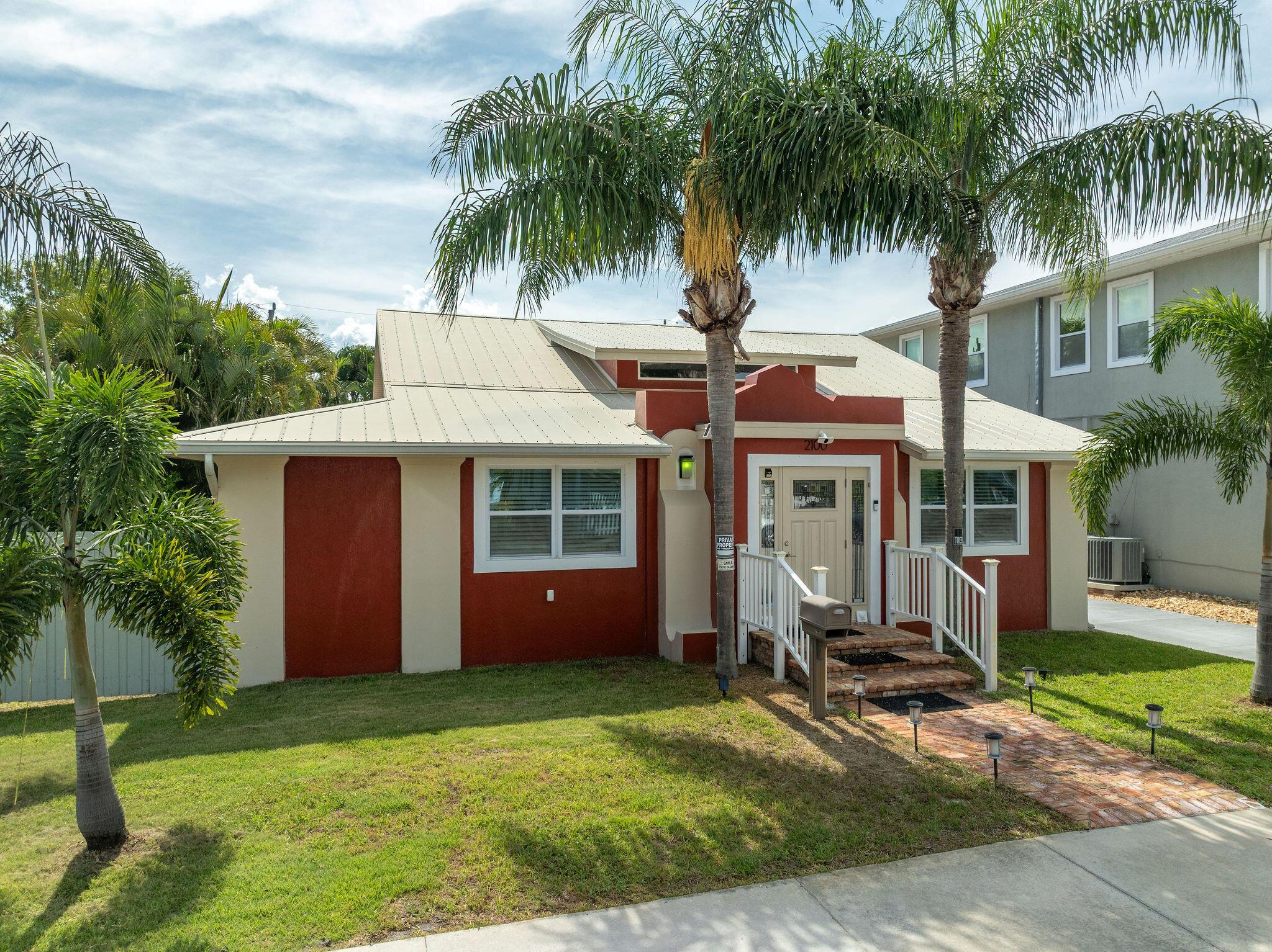 Homes for sale in Melbourne, FL | 2100 Vernon Pl, Melbourne, FL 32901 | MLS# R11114460