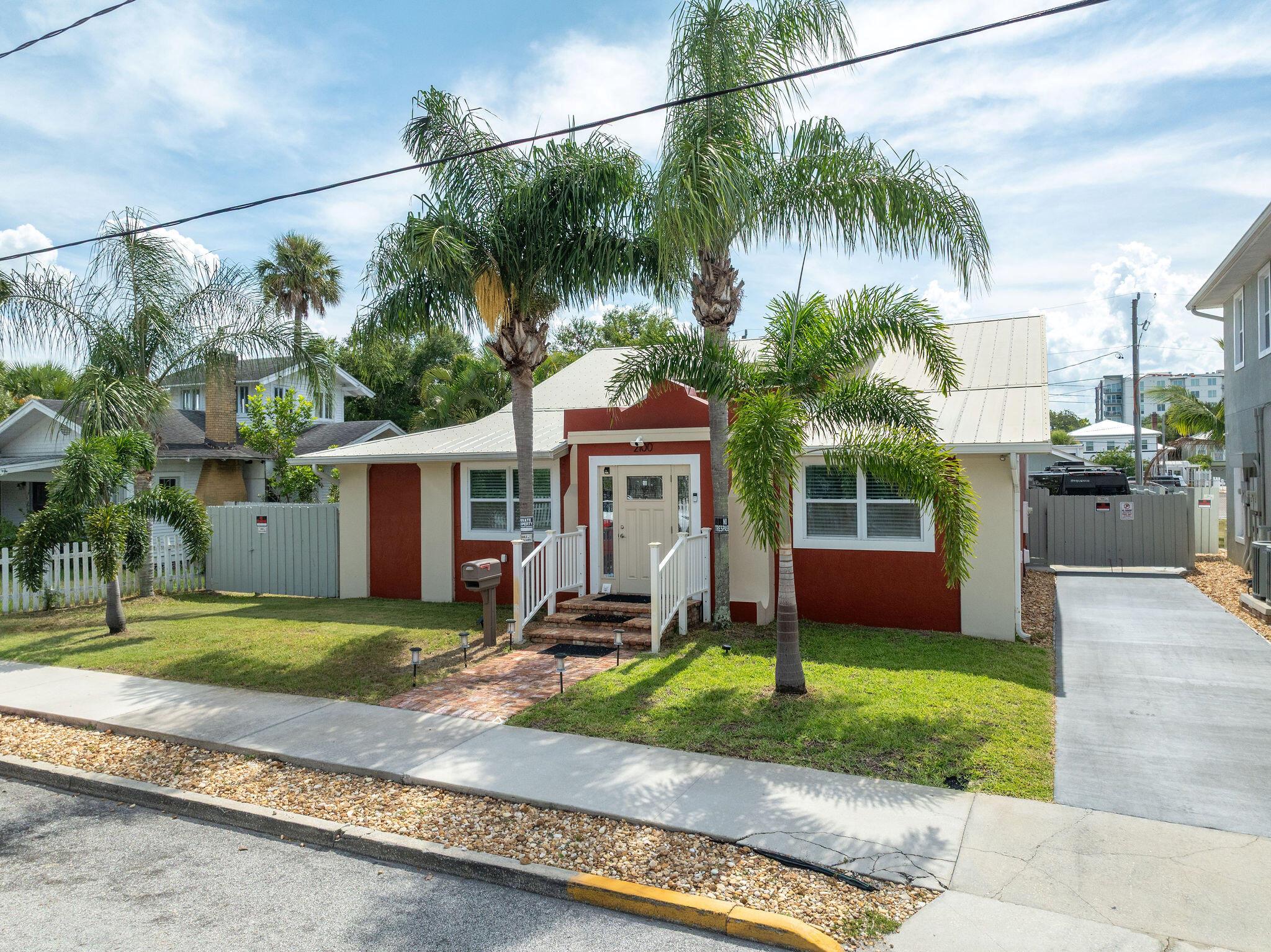 Homes for sale in Melbourne, FL | 2100 Vernon Pl, Melbourne, FL 32901 | MLS# R11114460